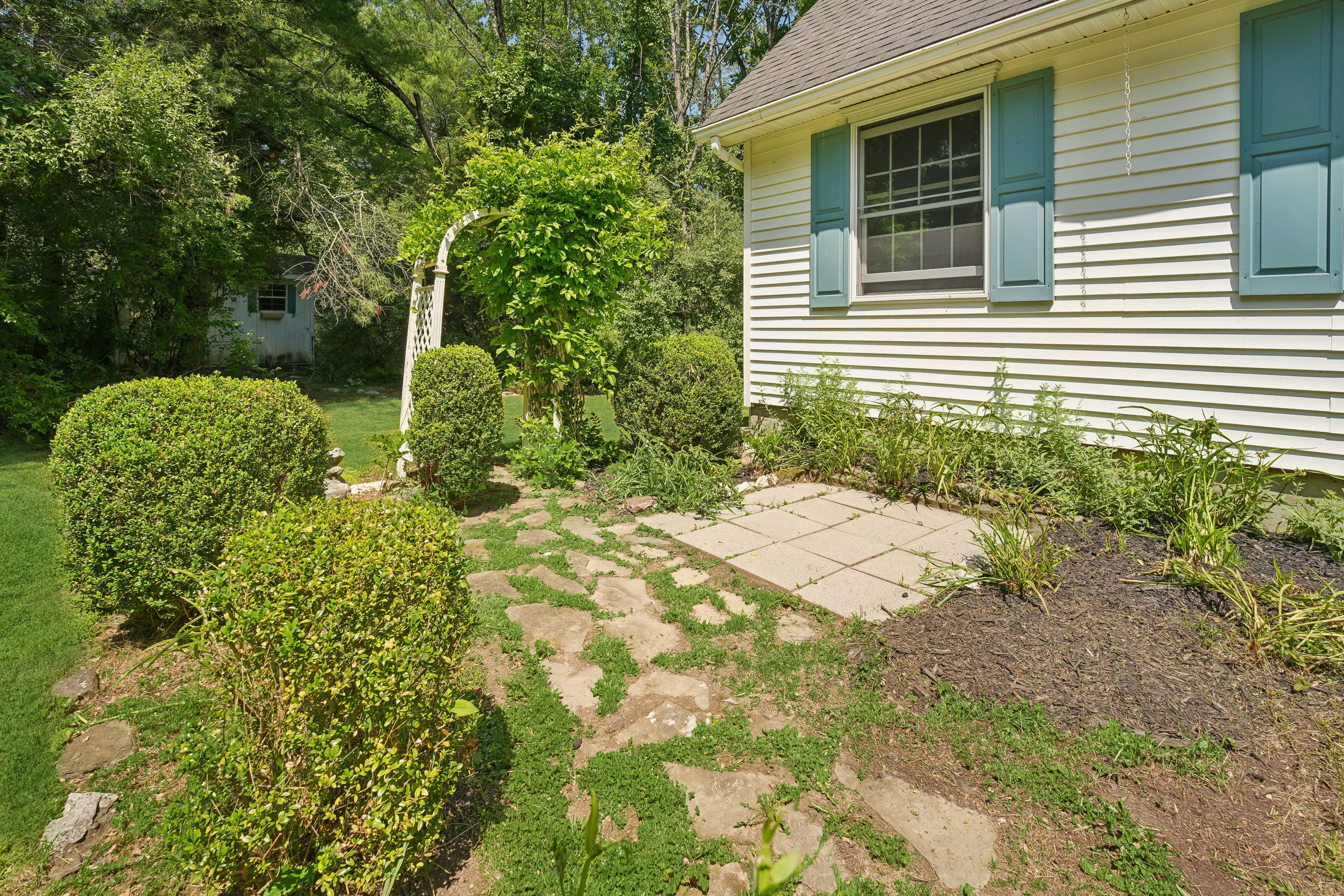 138 River View Way 
