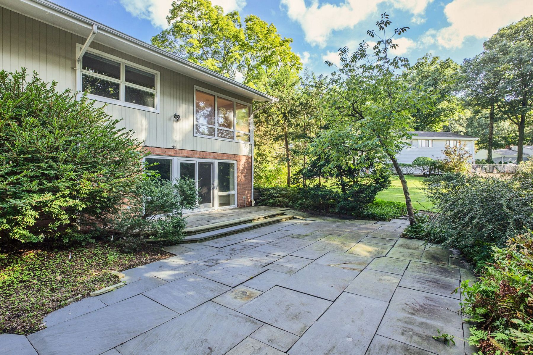 192 Stonehurst