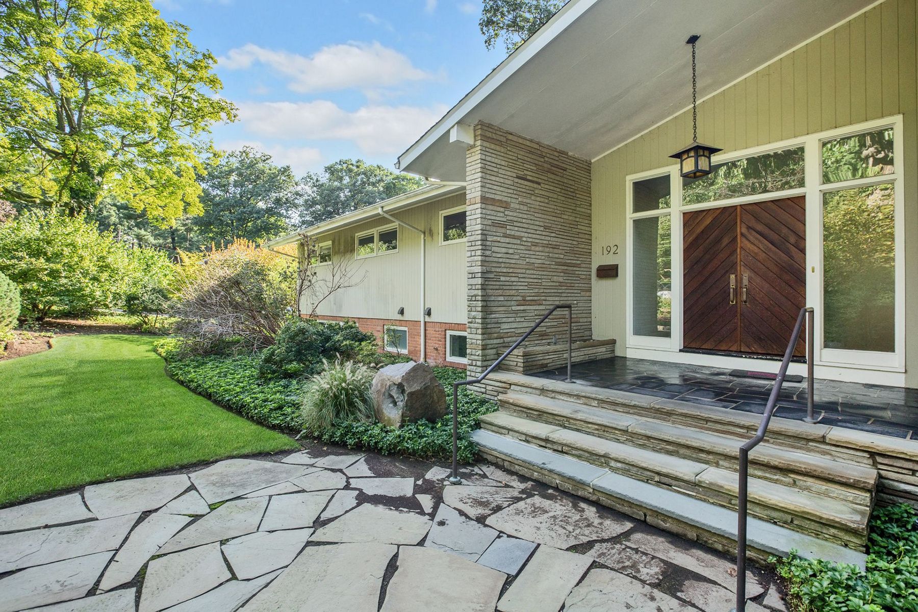 192 Stonehurst