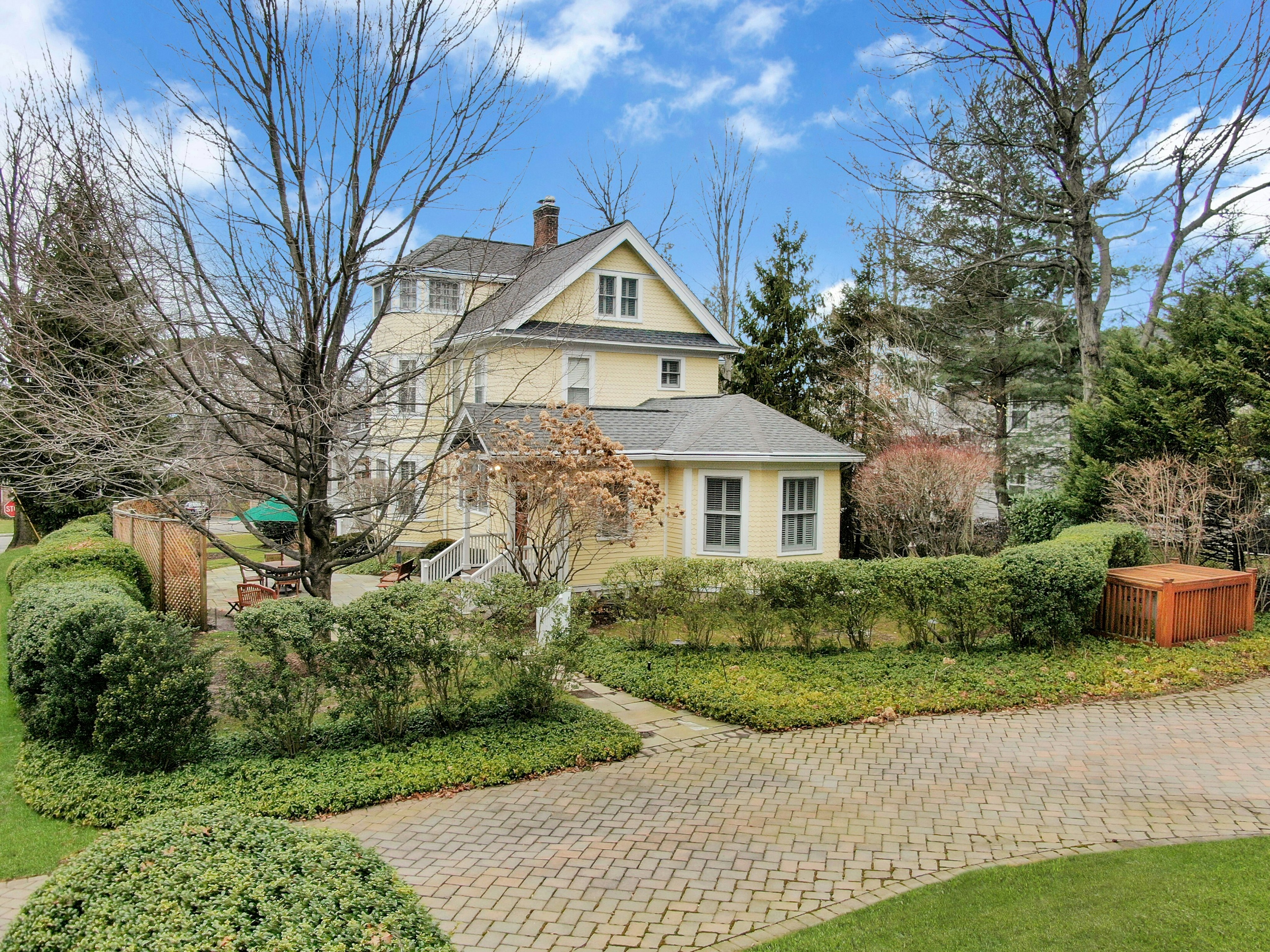 89 Dwight Place 