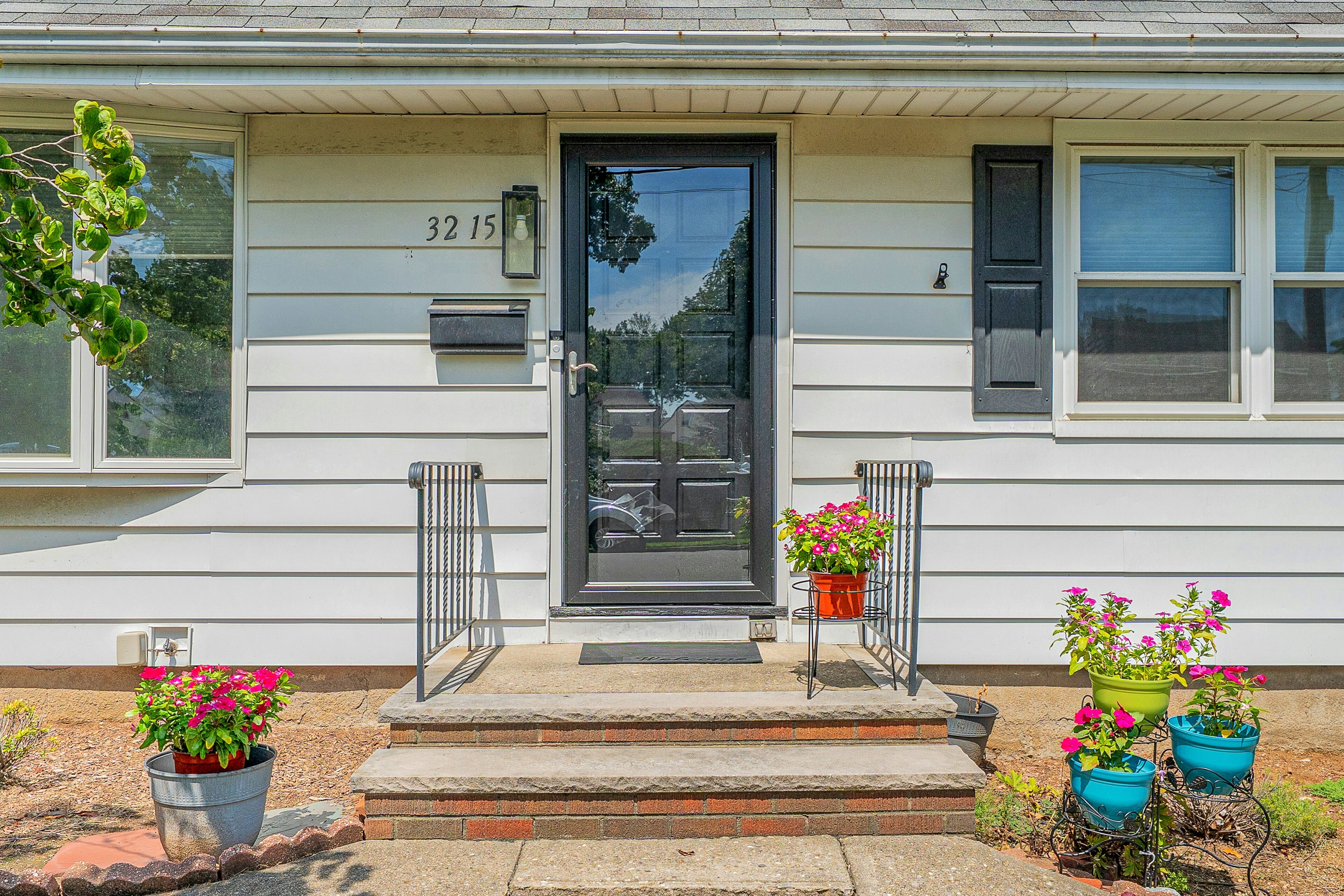 32-15 Southern Drive 