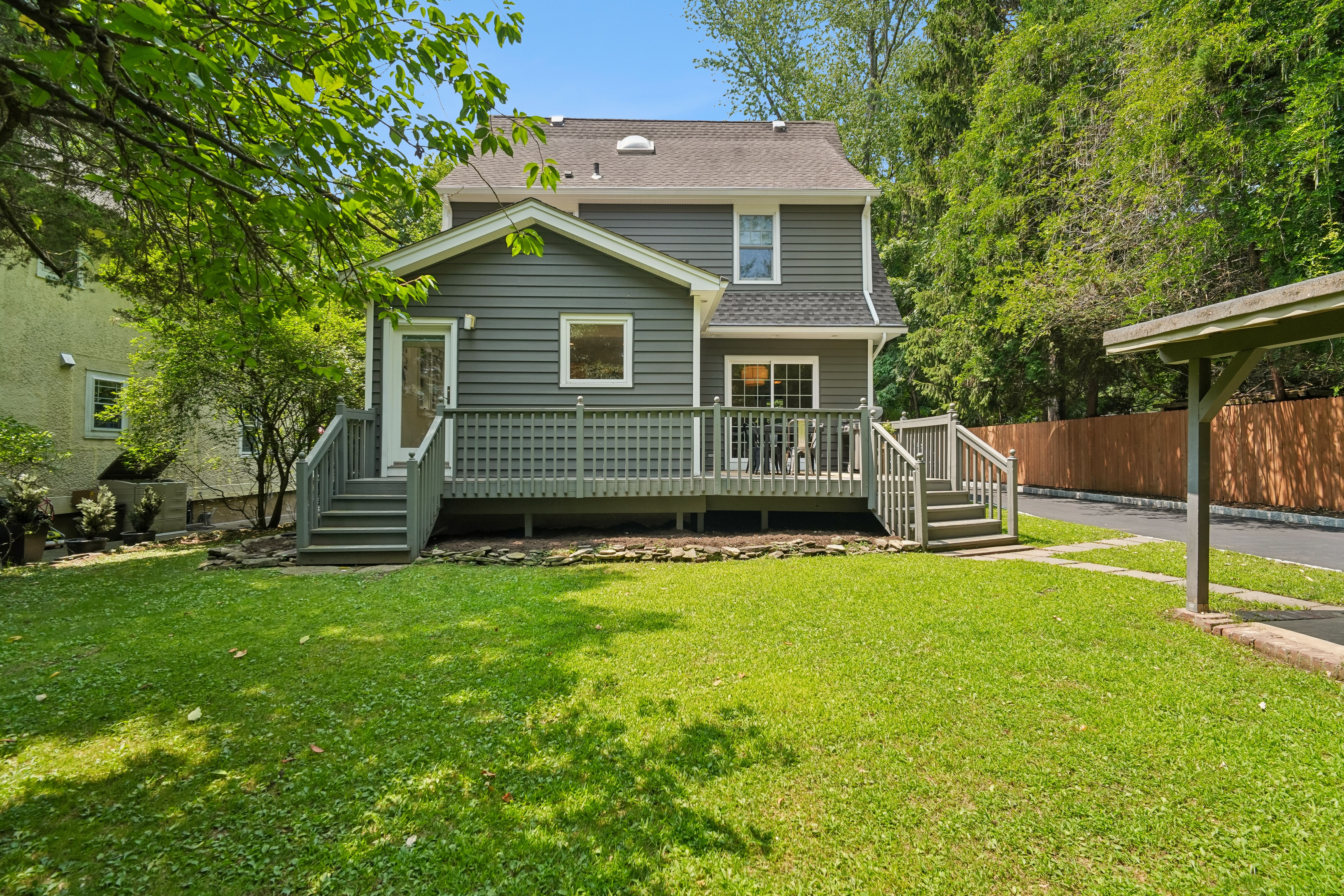 17 River Road 