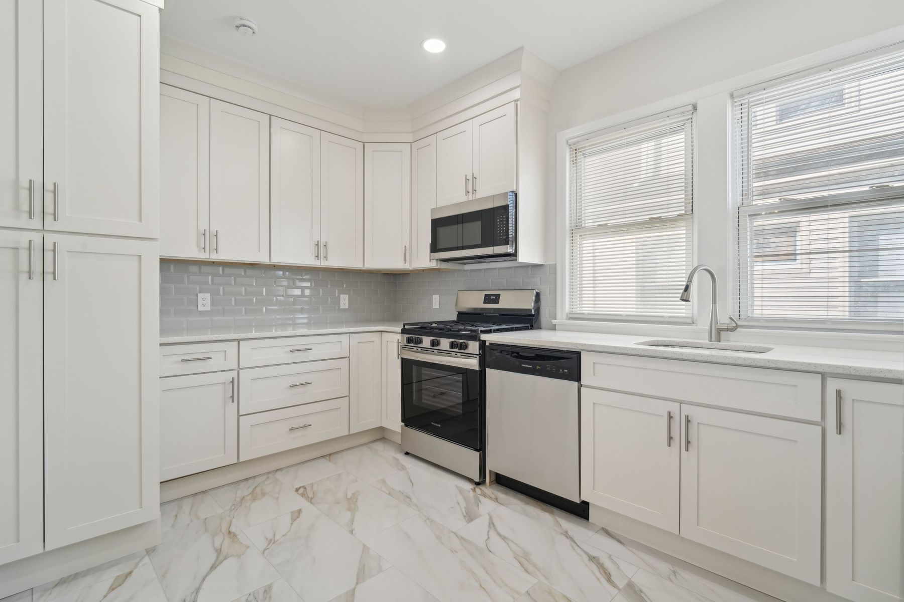 403 Abington Avenue Unit 2