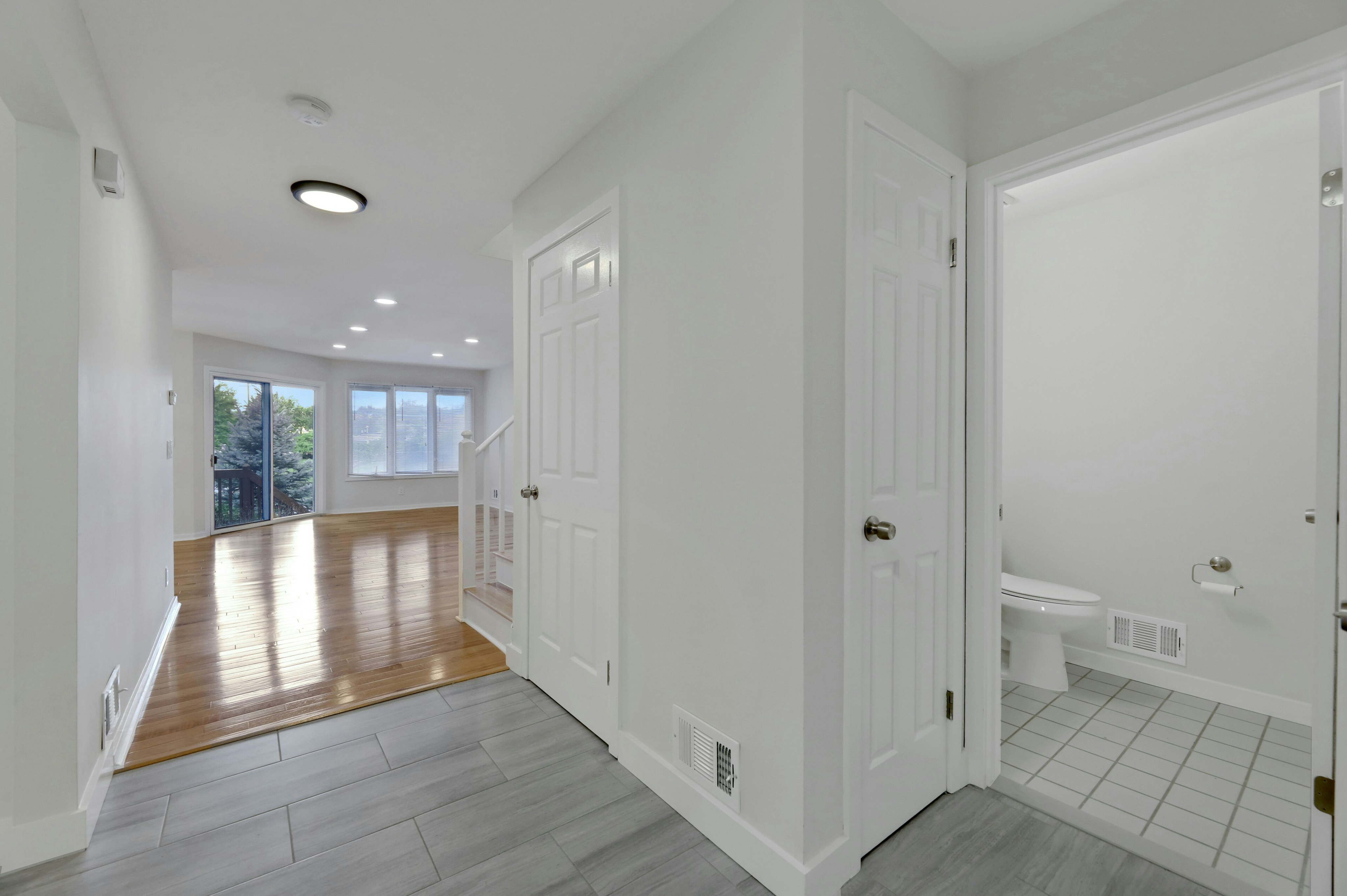 35 Reagan Way 