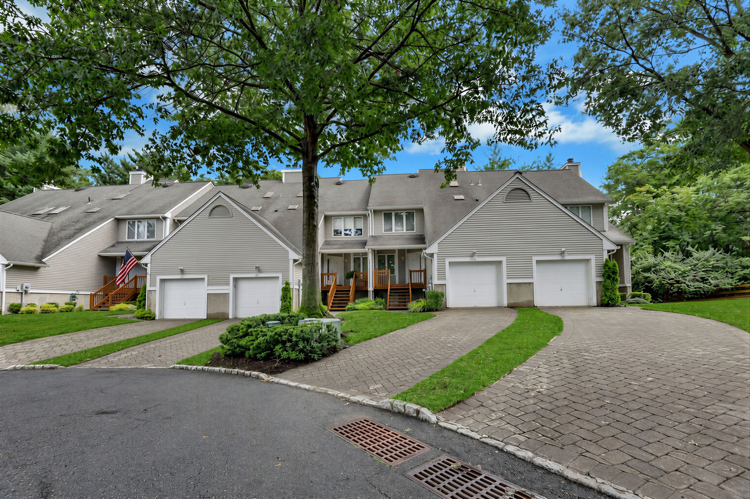 35 Reagan Way 