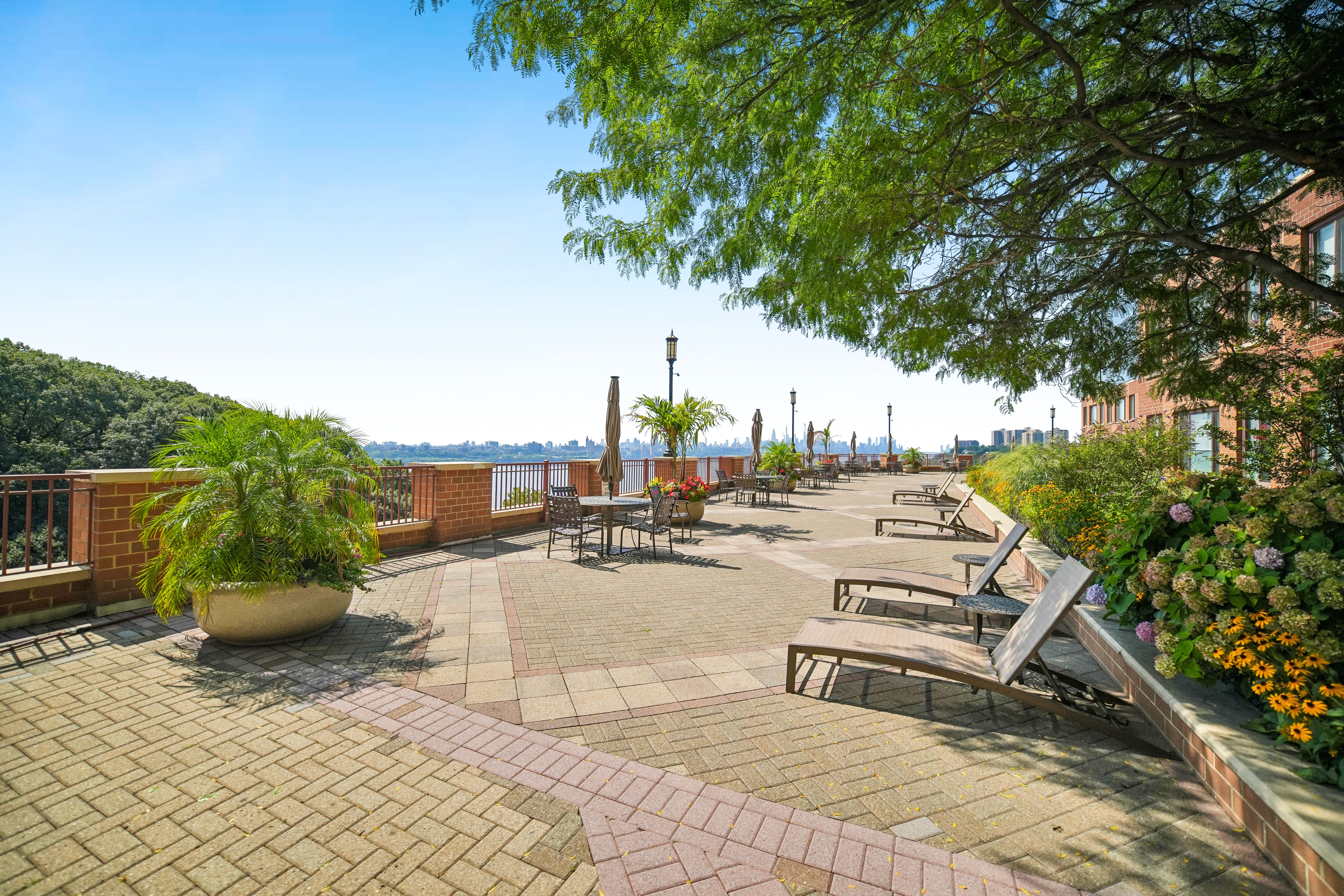 100 Old Palisade Road 3305