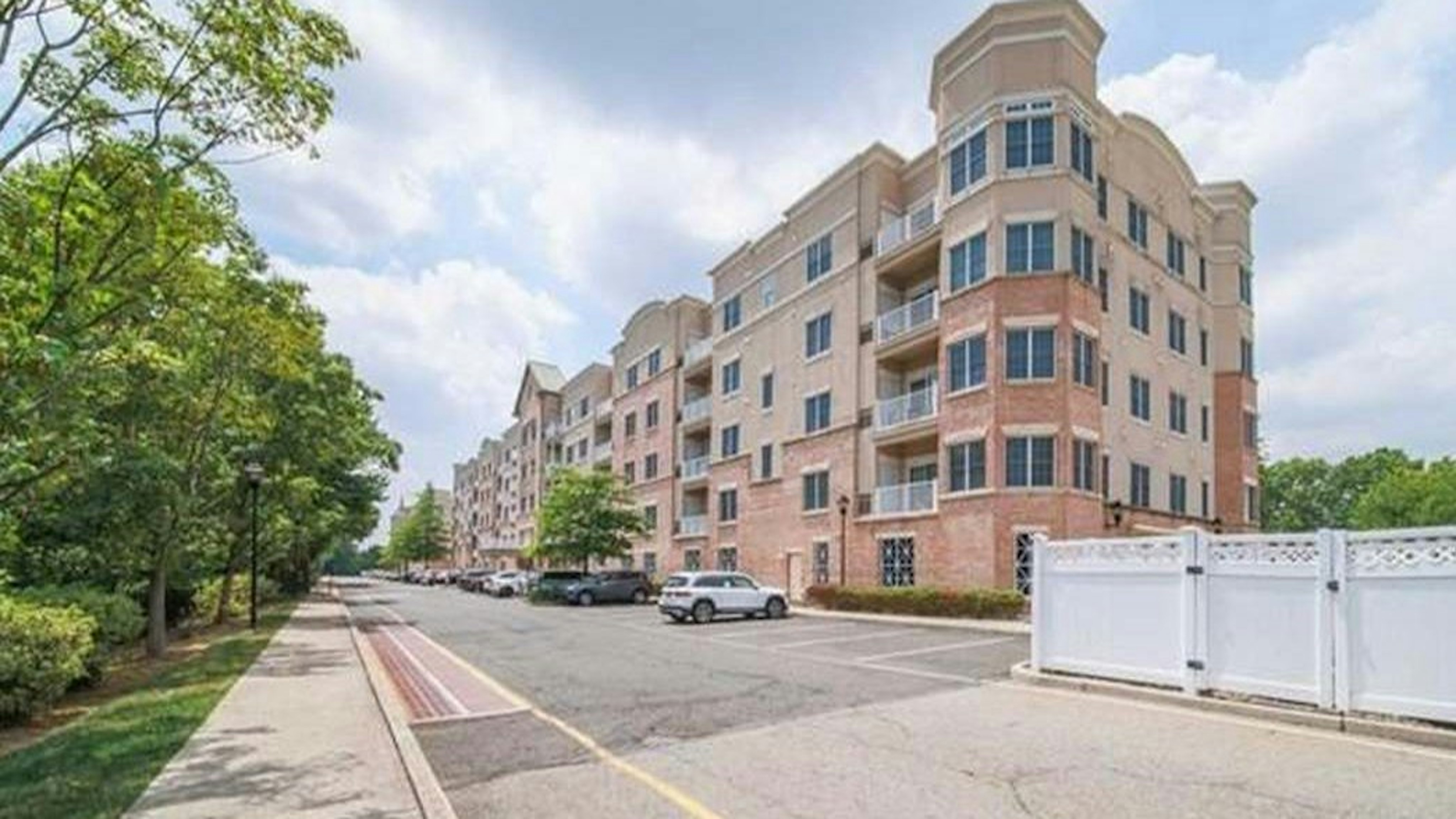 2107 Windsor Park Court #107