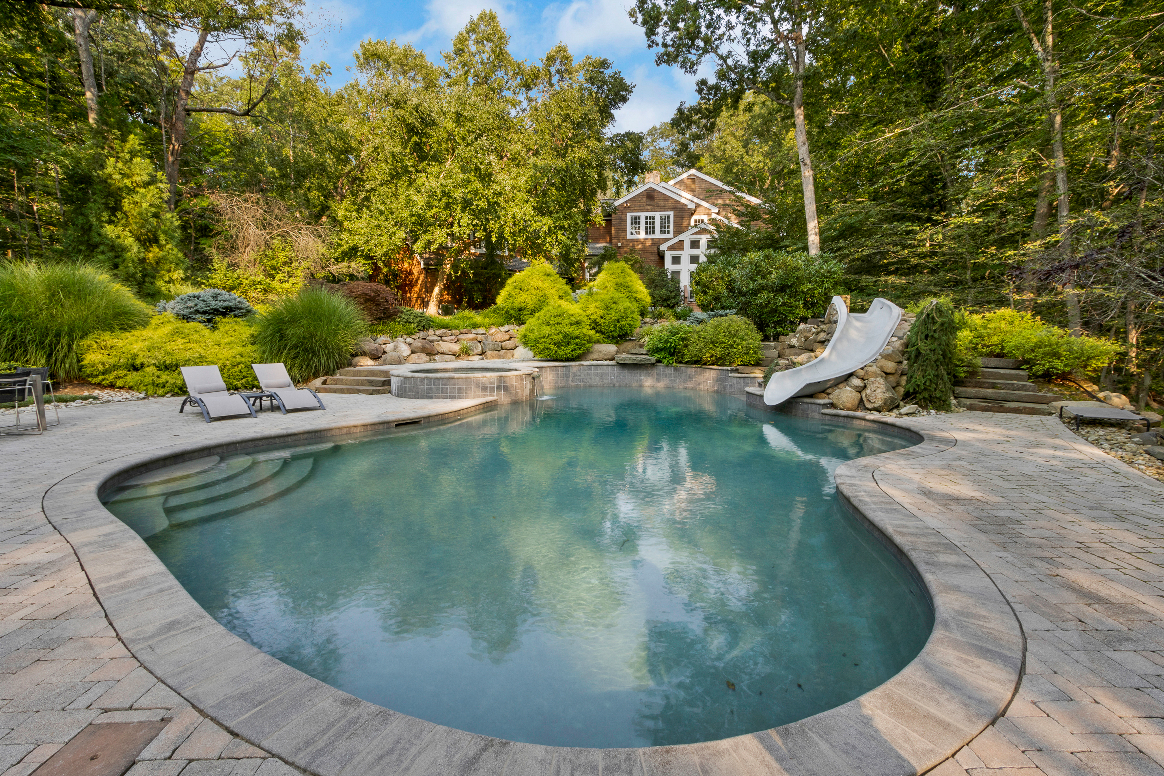 7 Charney Place 