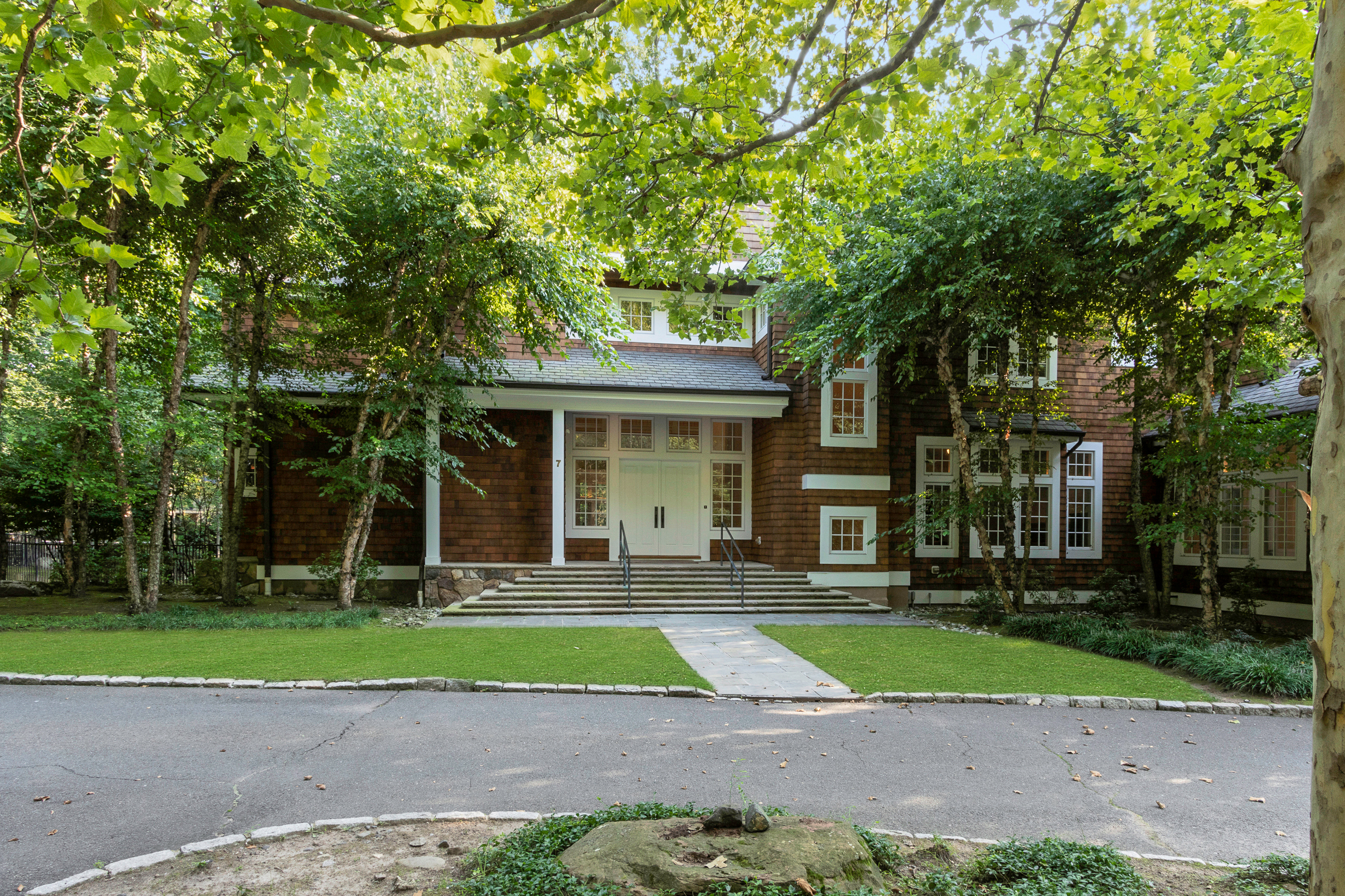 7 Charney Place 