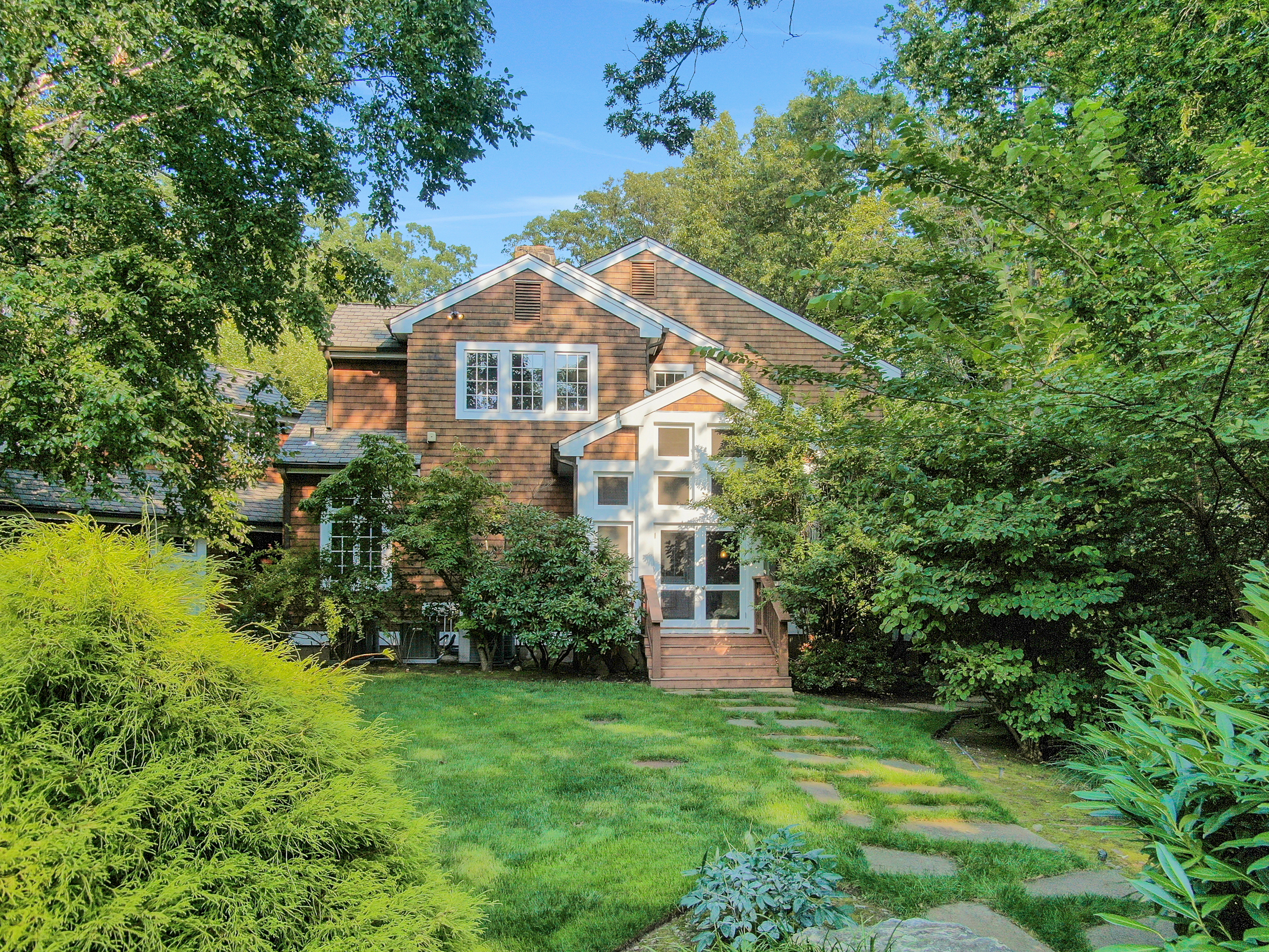7 Charney Place 