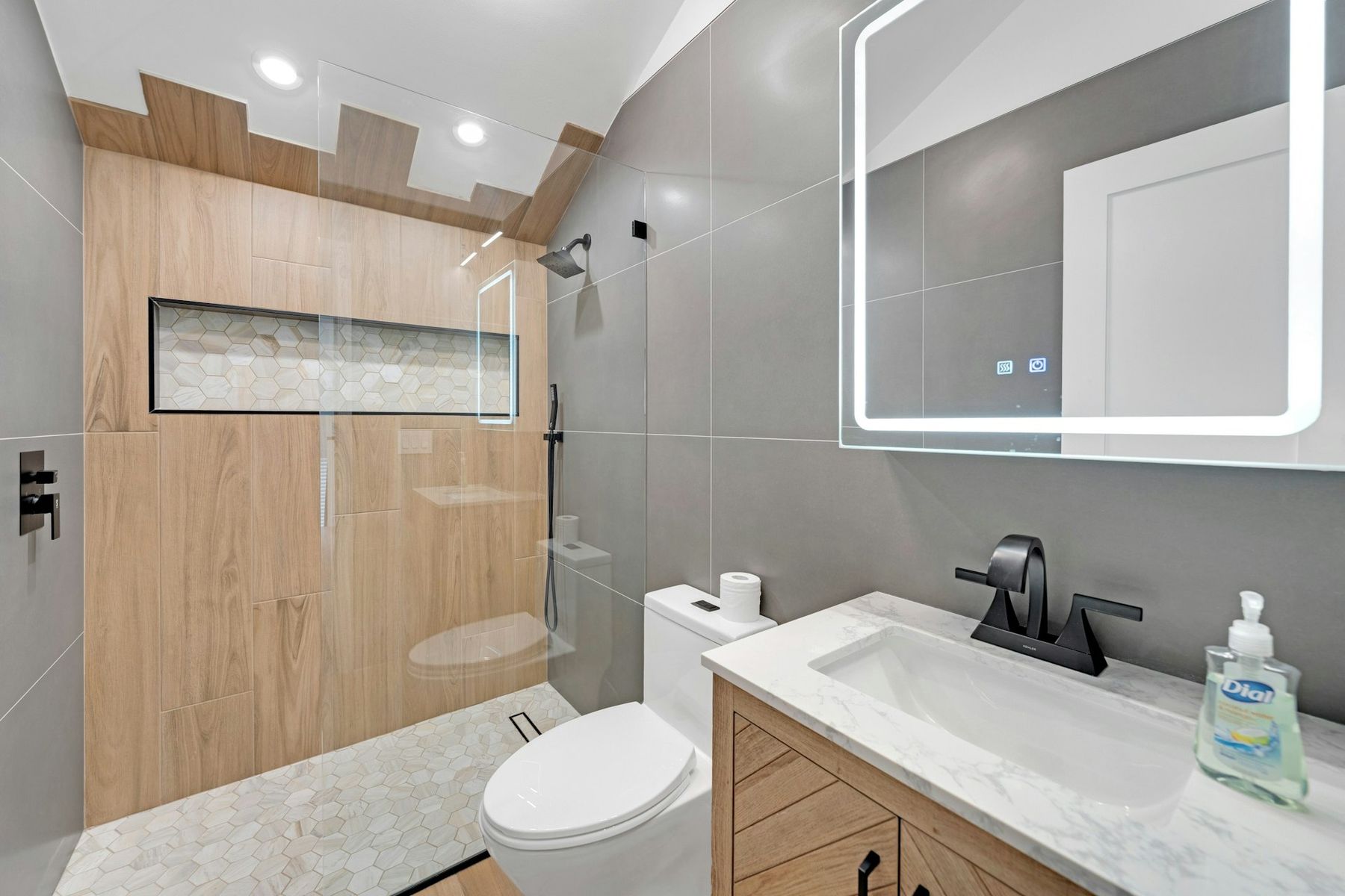228 Johnson Avenue Unit# 5