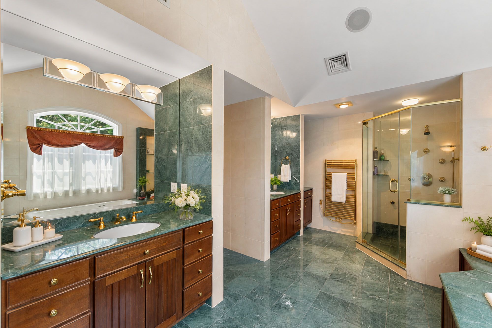 38 Bridle Way