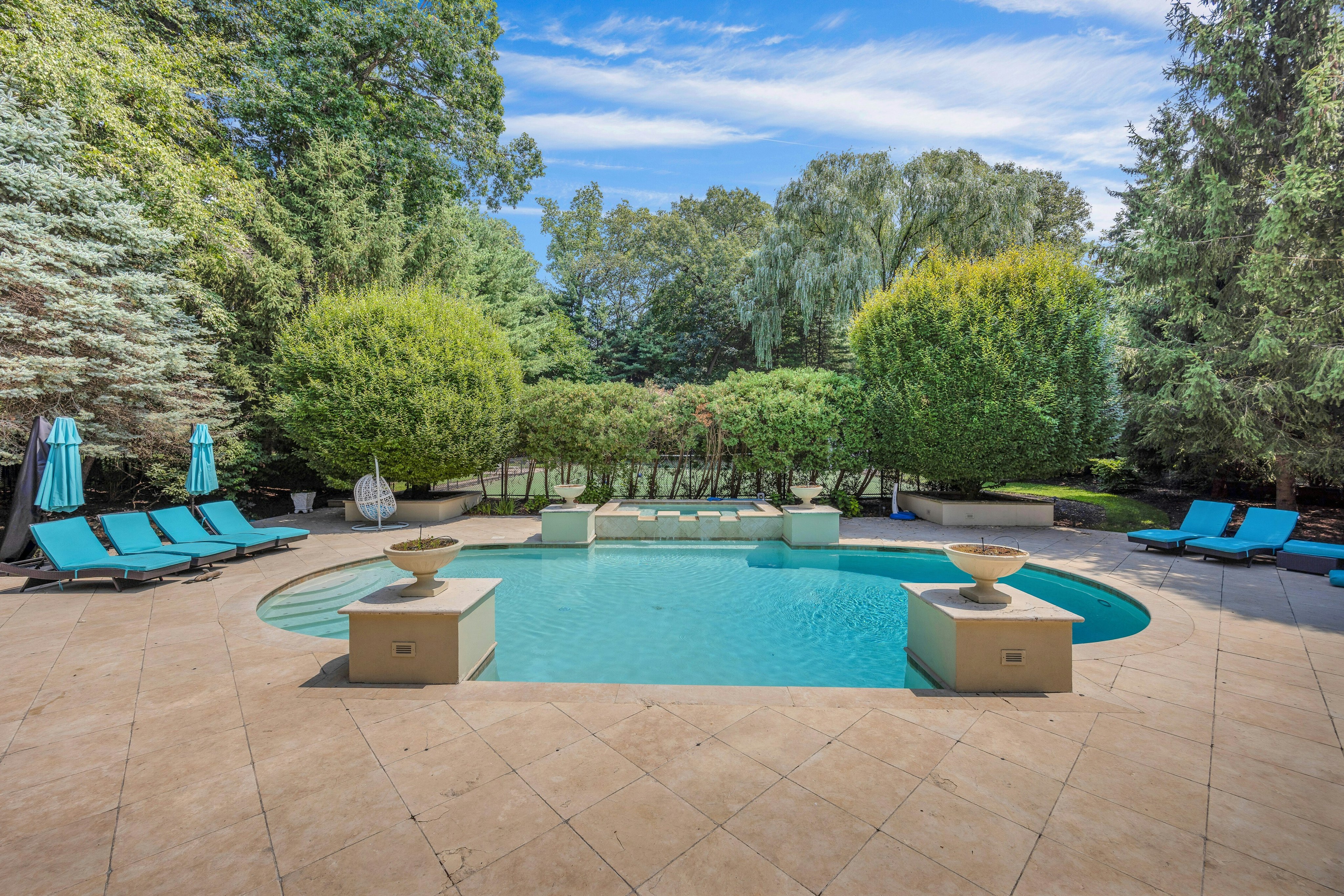 186 Hoover Drive 
