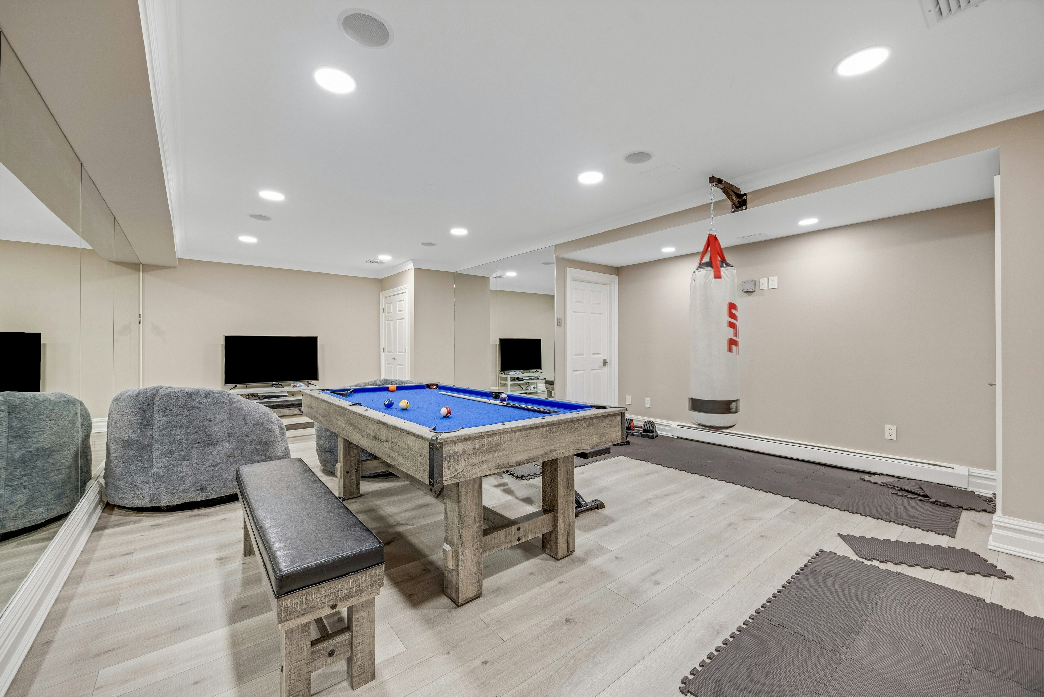 186 Hoover Drive 