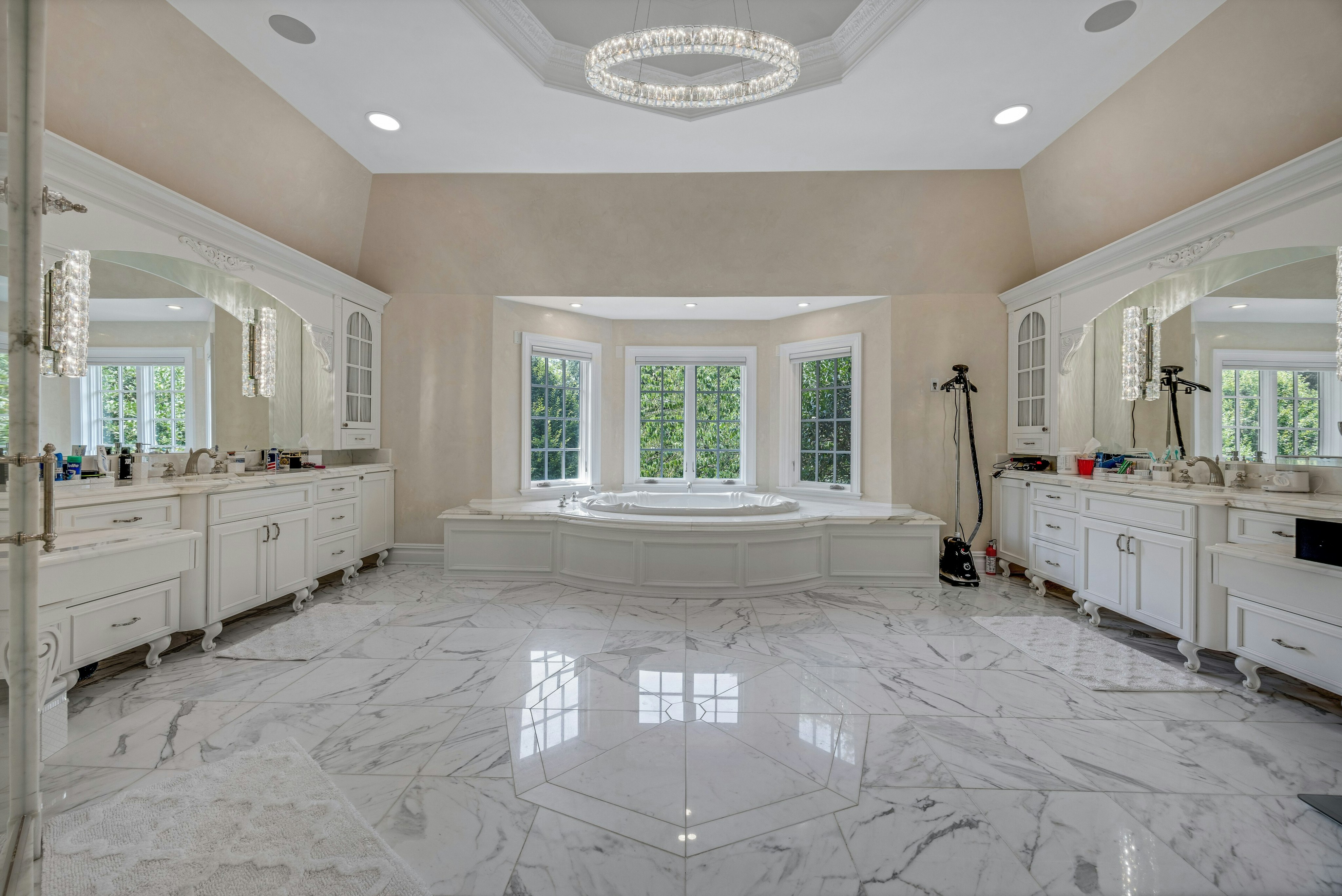 186 Hoover Drive 