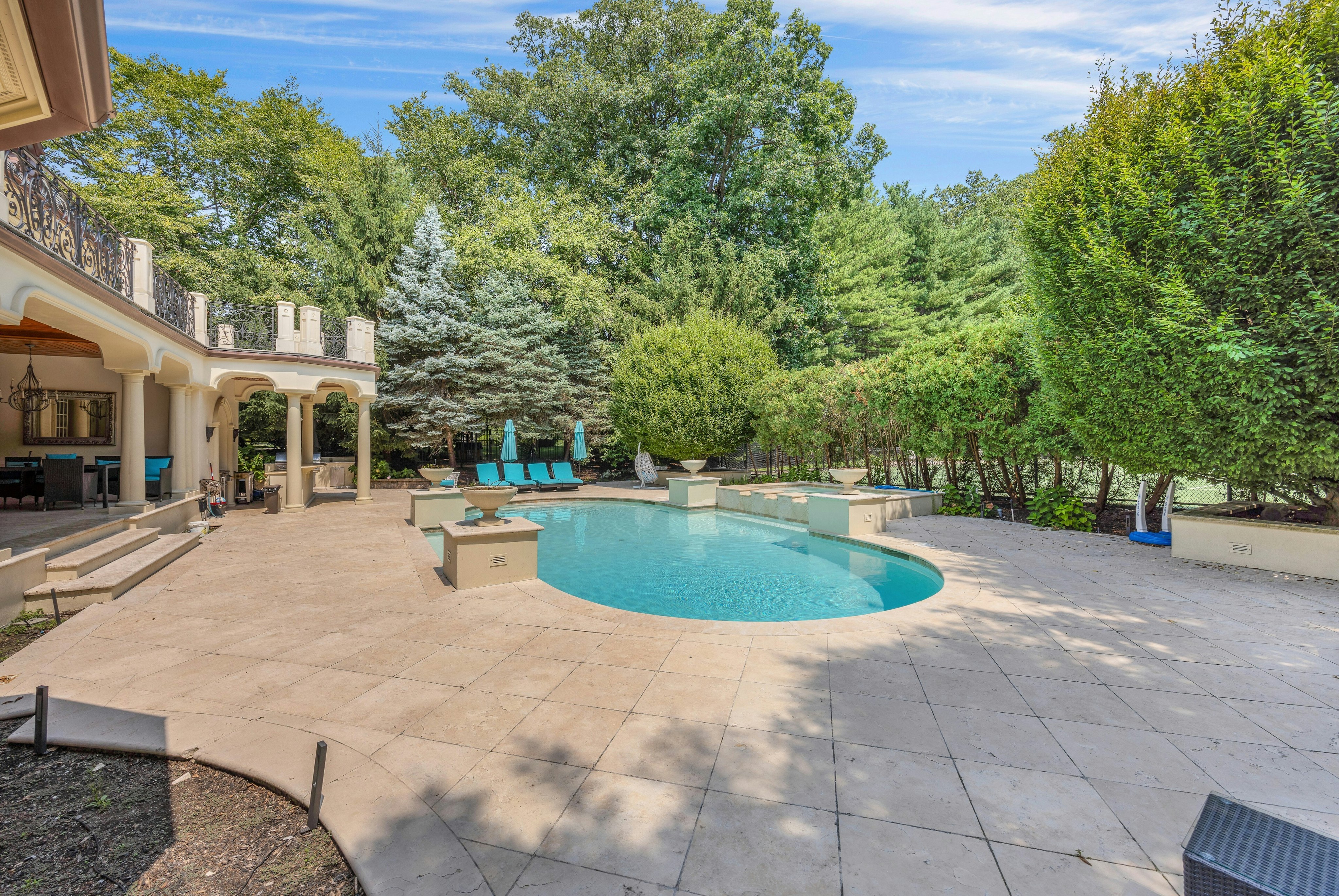 186 Hoover Drive 