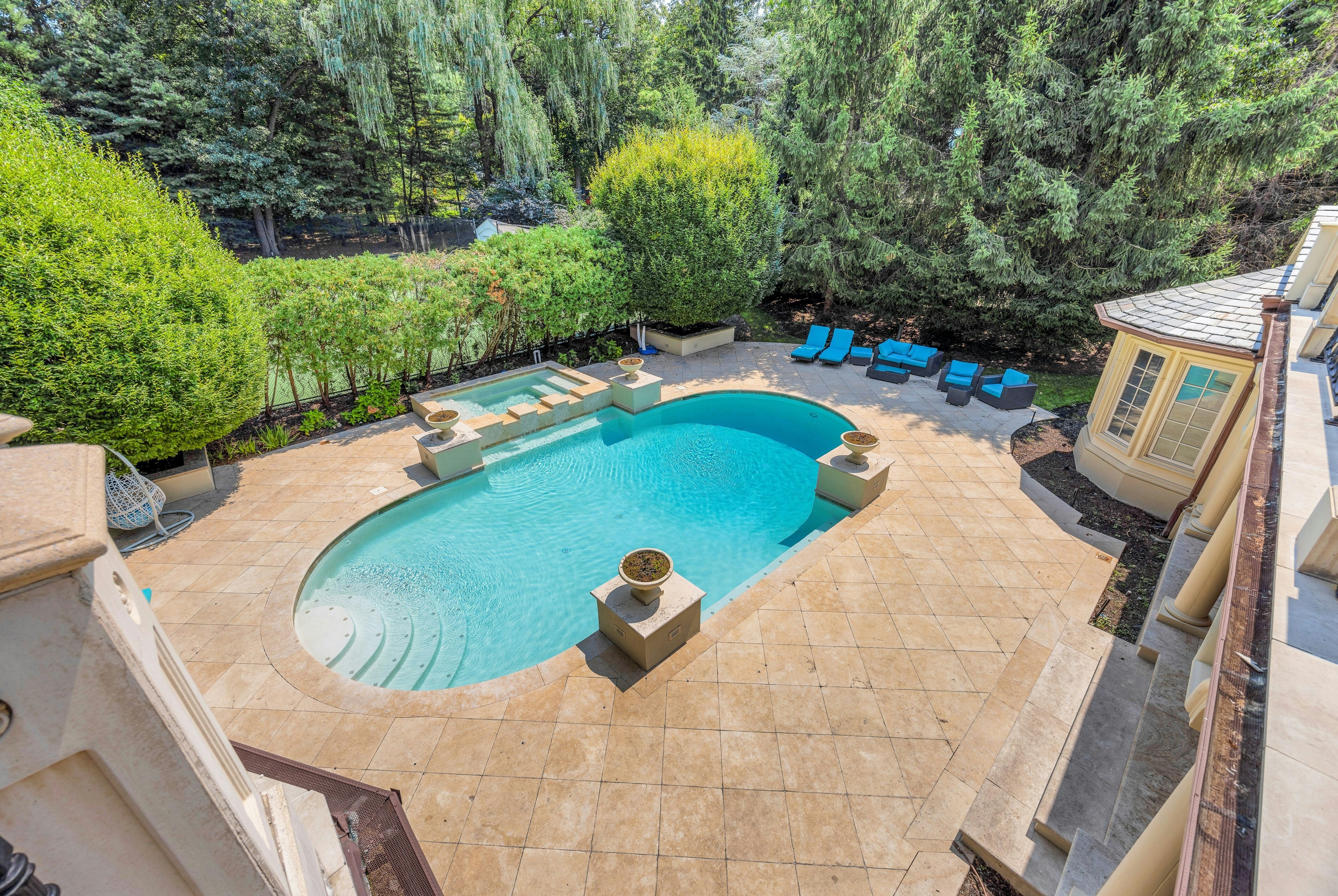 186 Hoover Drive 