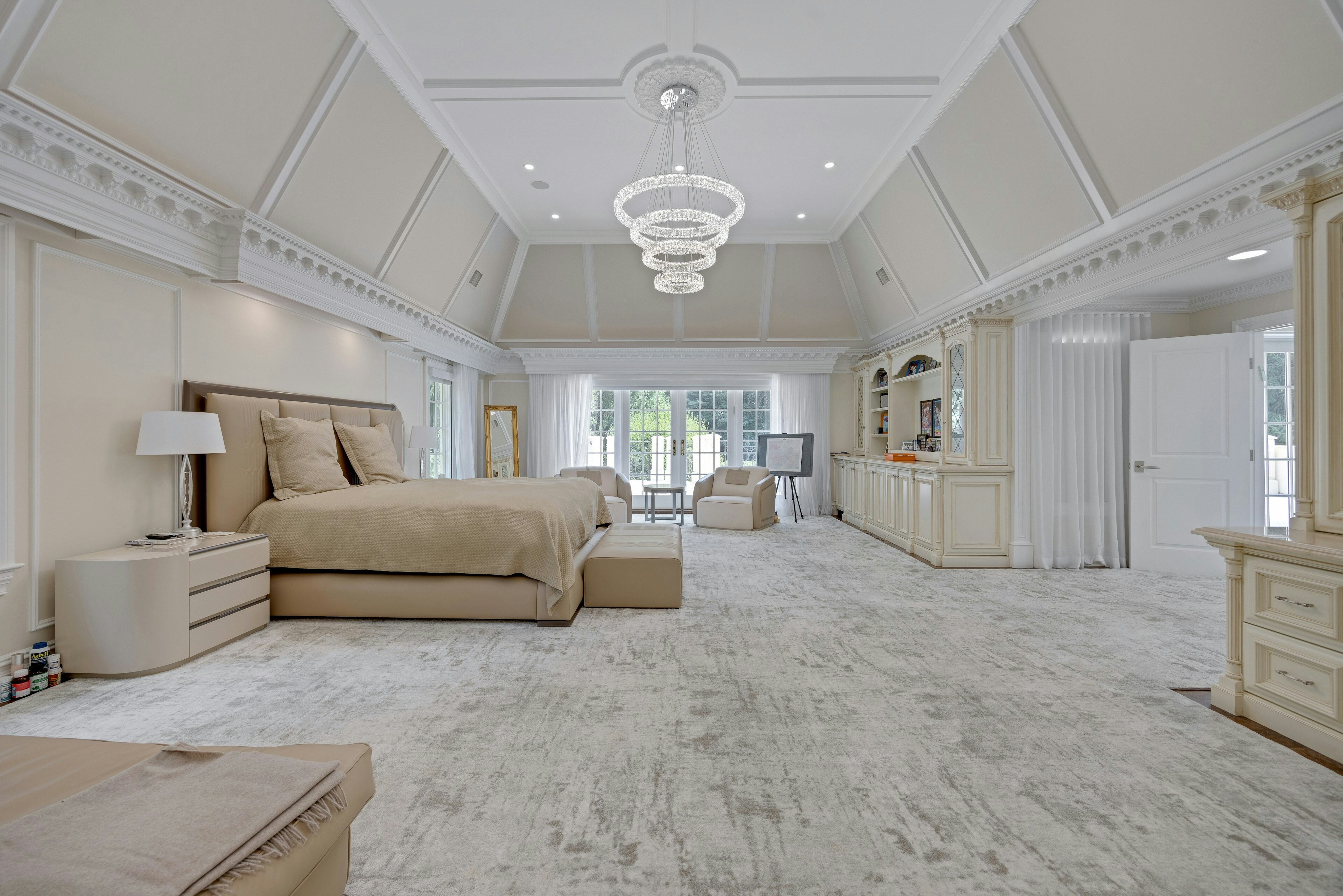 186 Hoover Drive 
