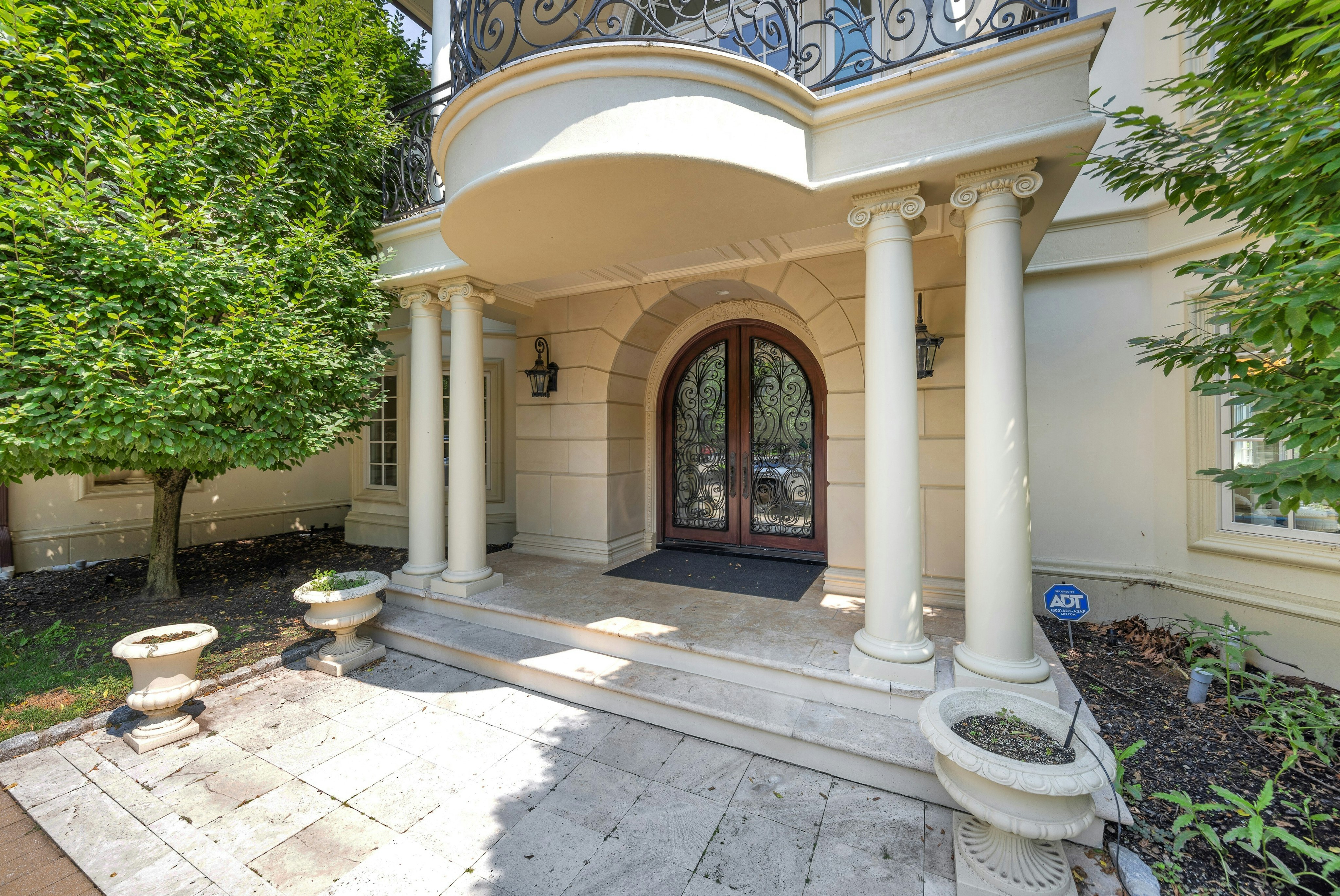 186 Hoover Drive 