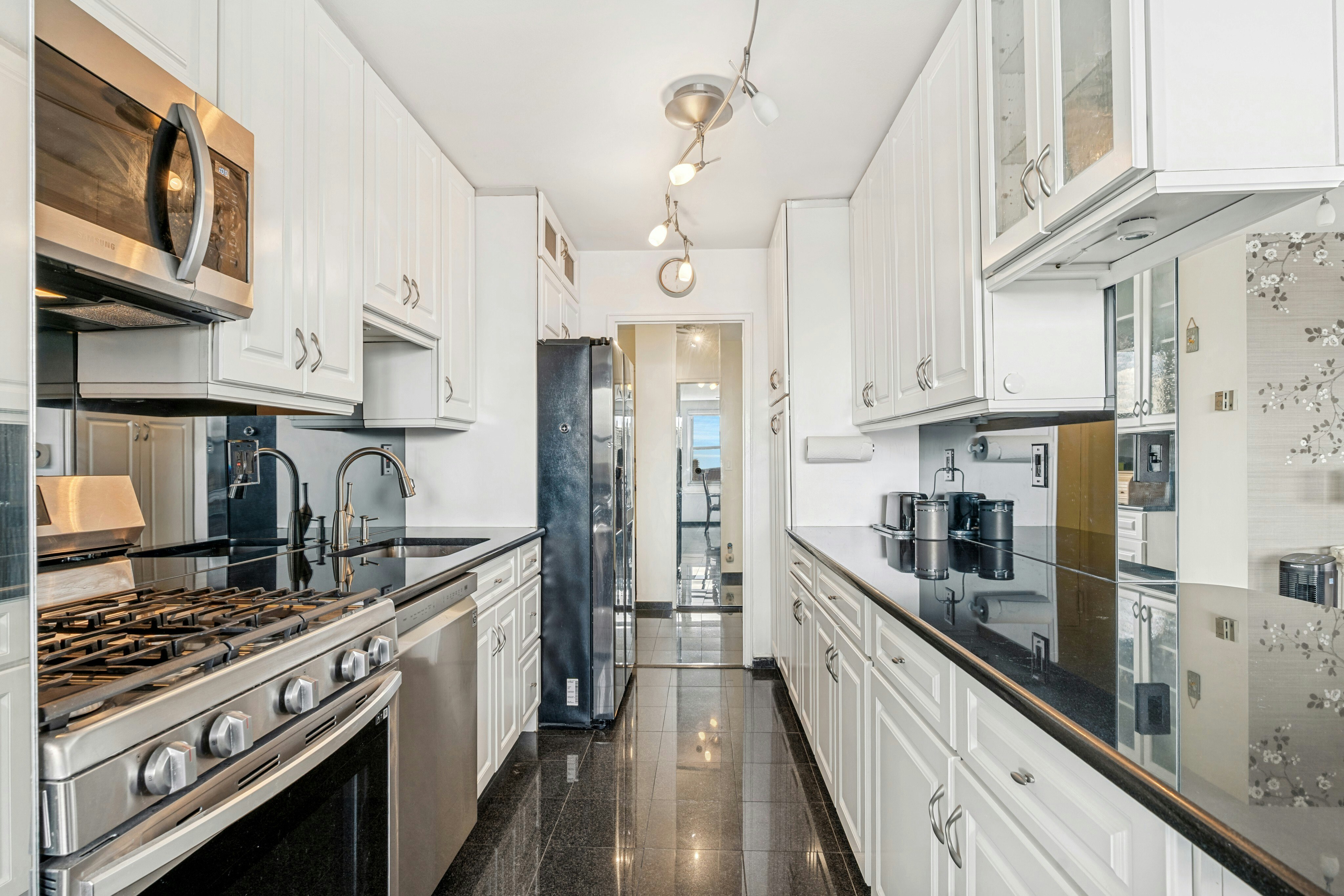 2000 Linwood Avenue #16V 