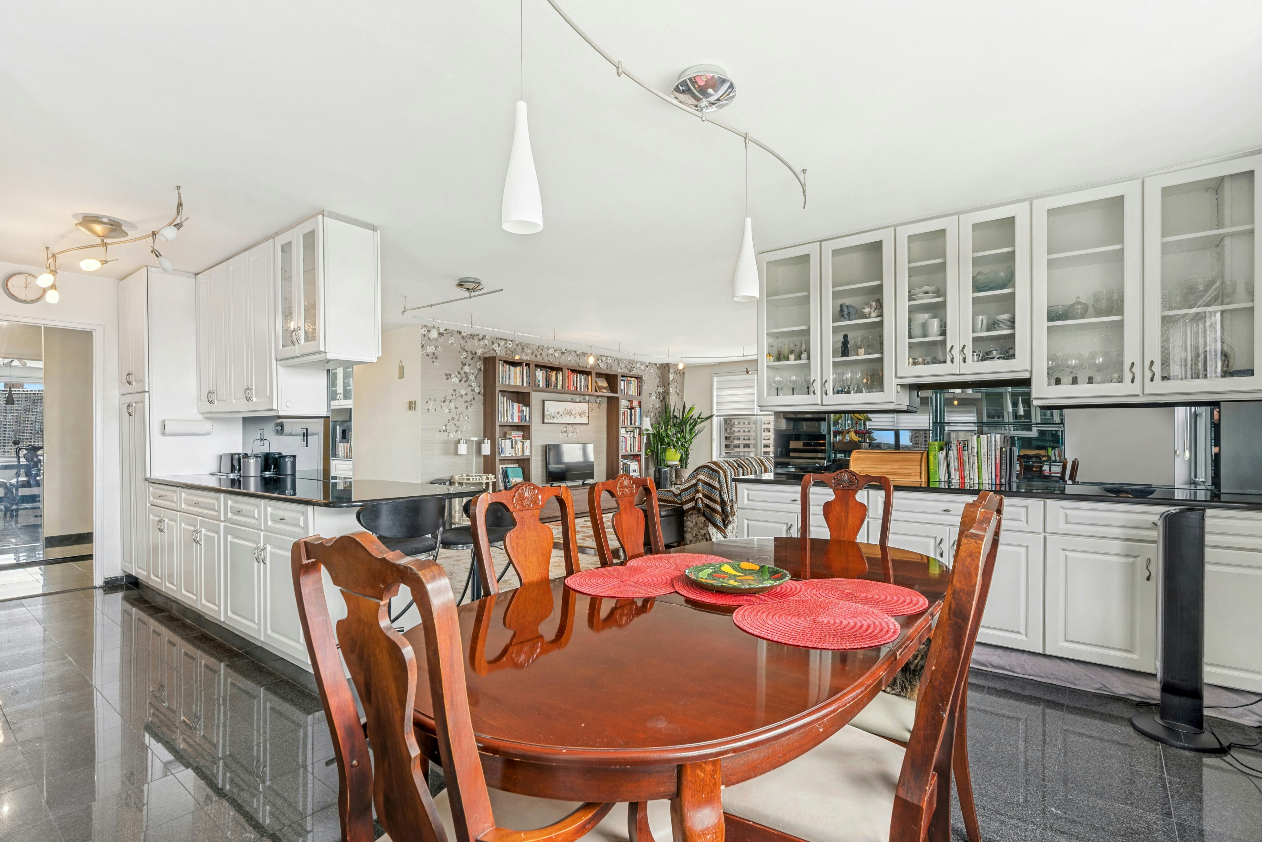 2000 Linwood Avenue #16V 