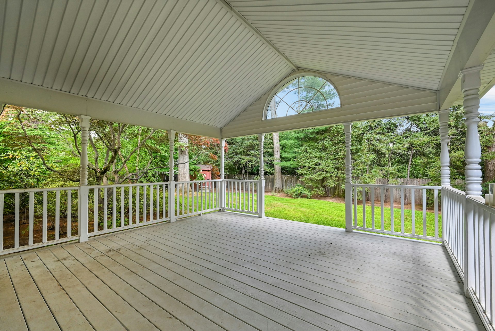12 Leoson Parkway 