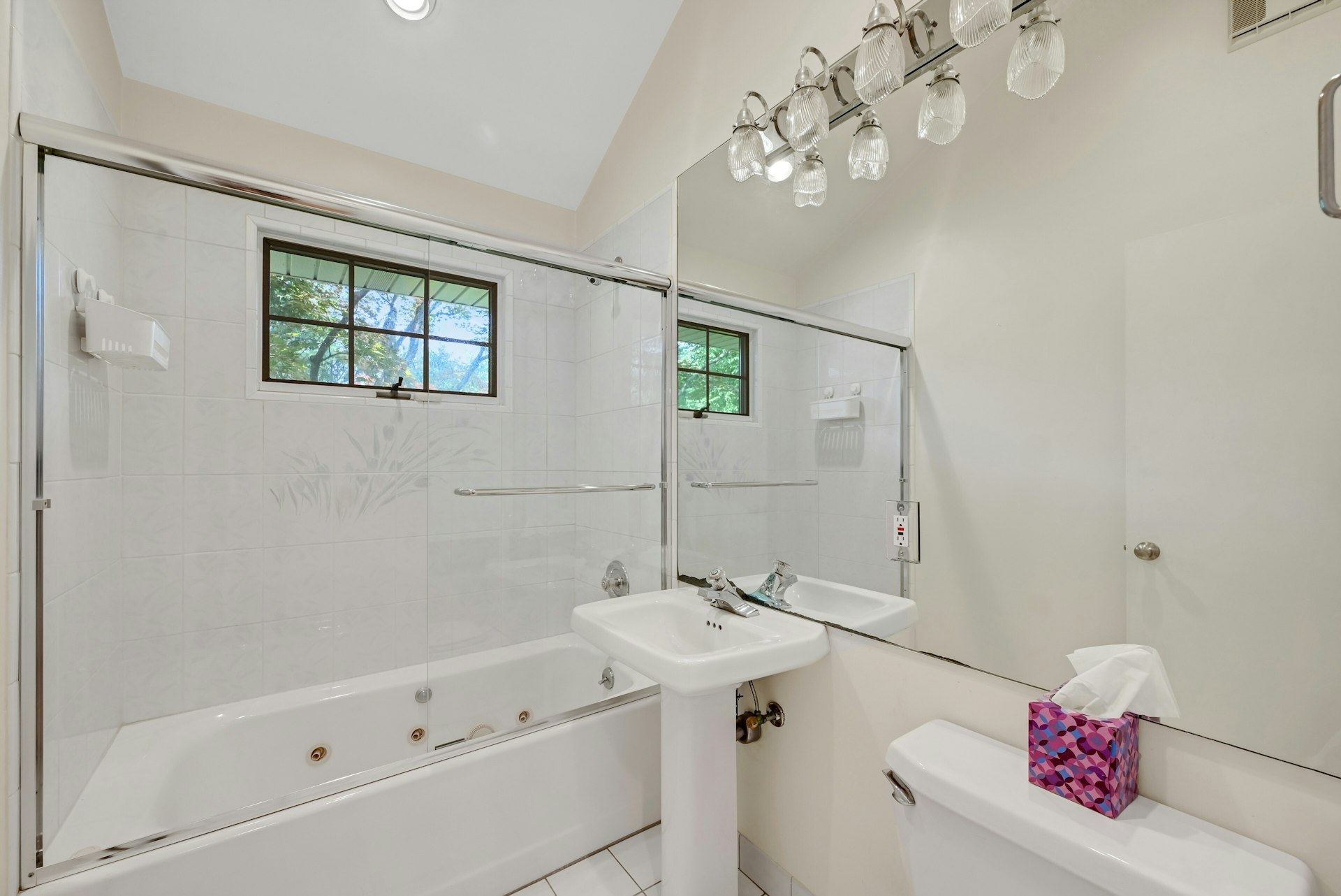 12 Leoson Parkway 