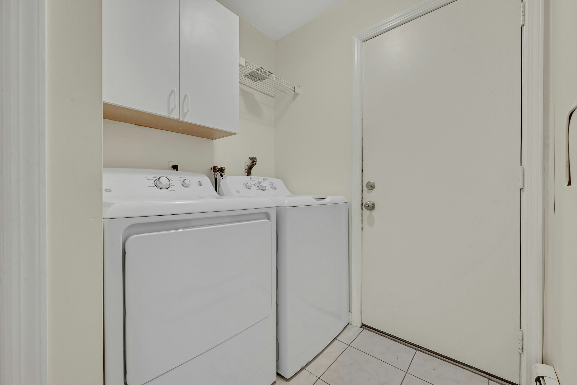 12 Leoson Parkway 