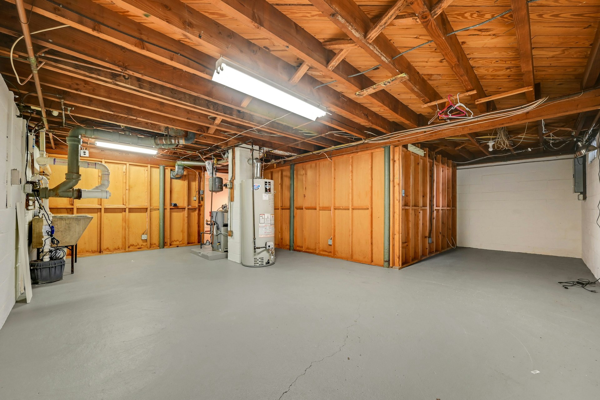 12 Leoson Parkway 