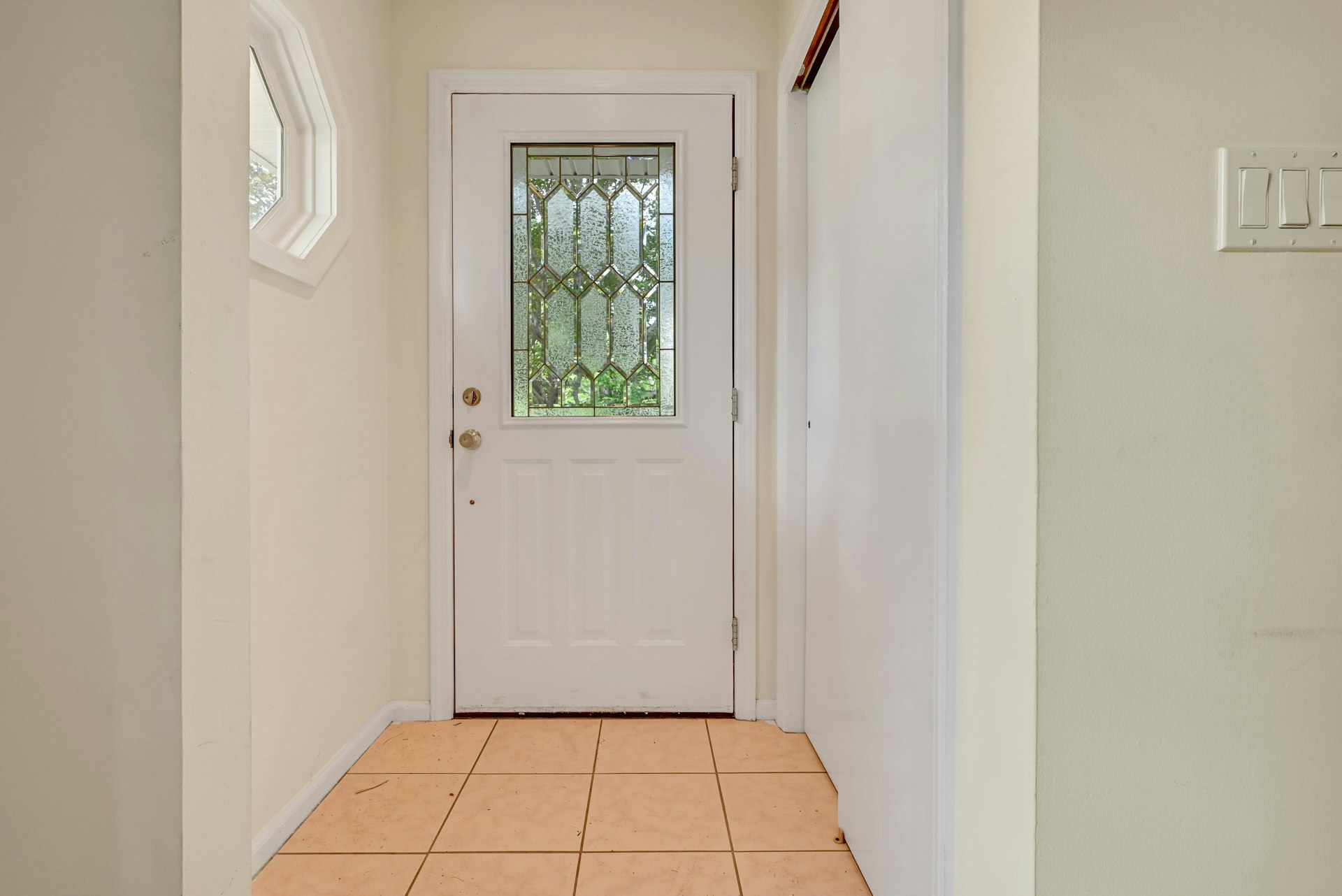12 Leoson Parkway 