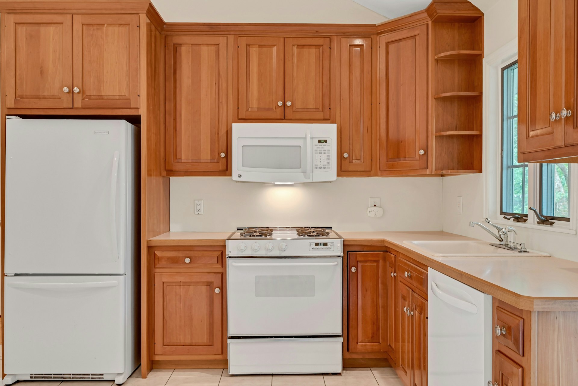12 Leoson Parkway 