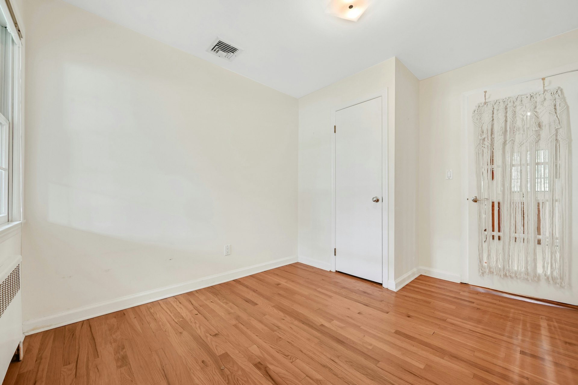 12 Leoson Parkway 