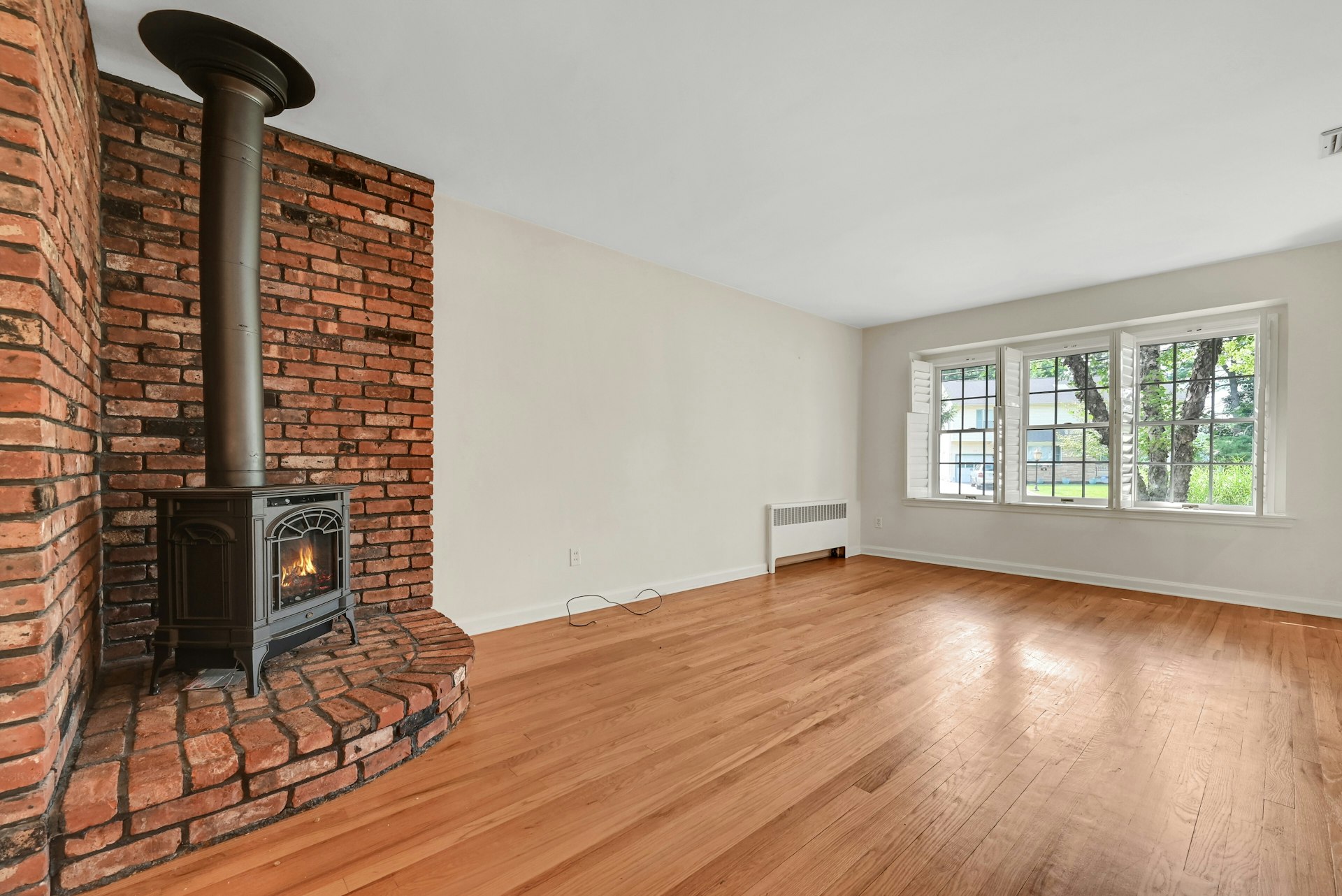 12 Leoson Parkway 