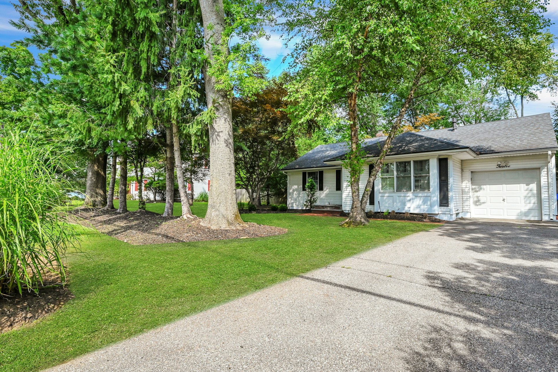 12 Leoson Parkway 