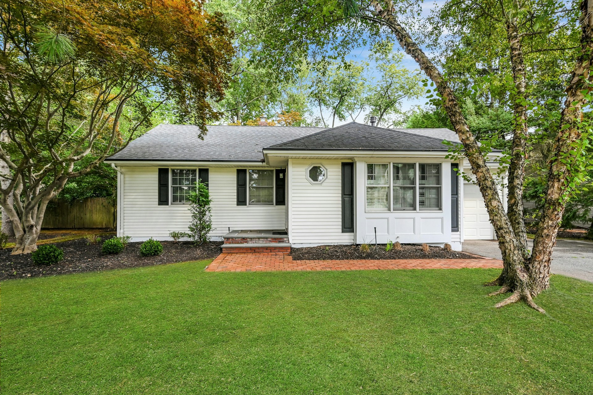 12 Leoson Parkway 