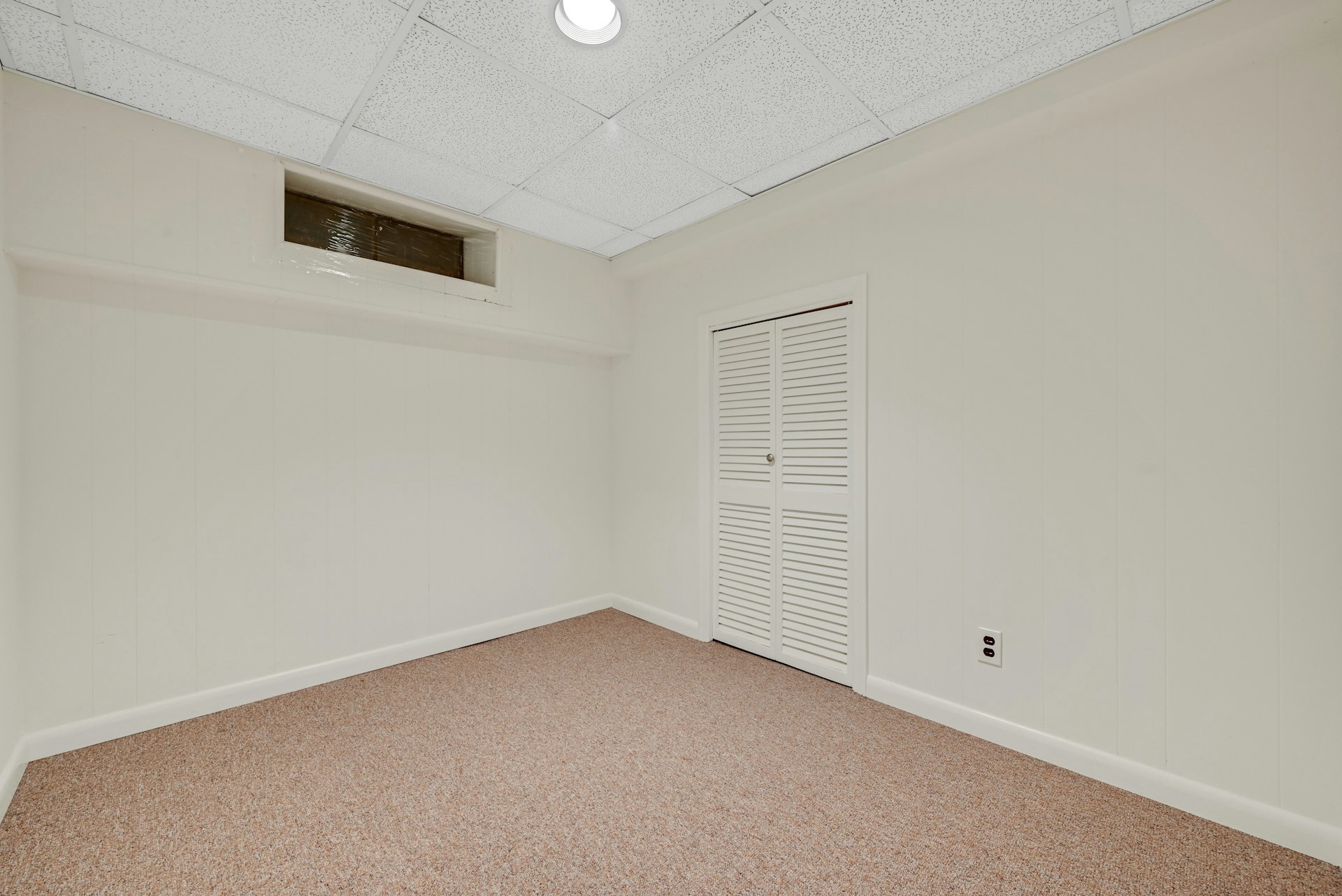 12 Leoson Parkway 
