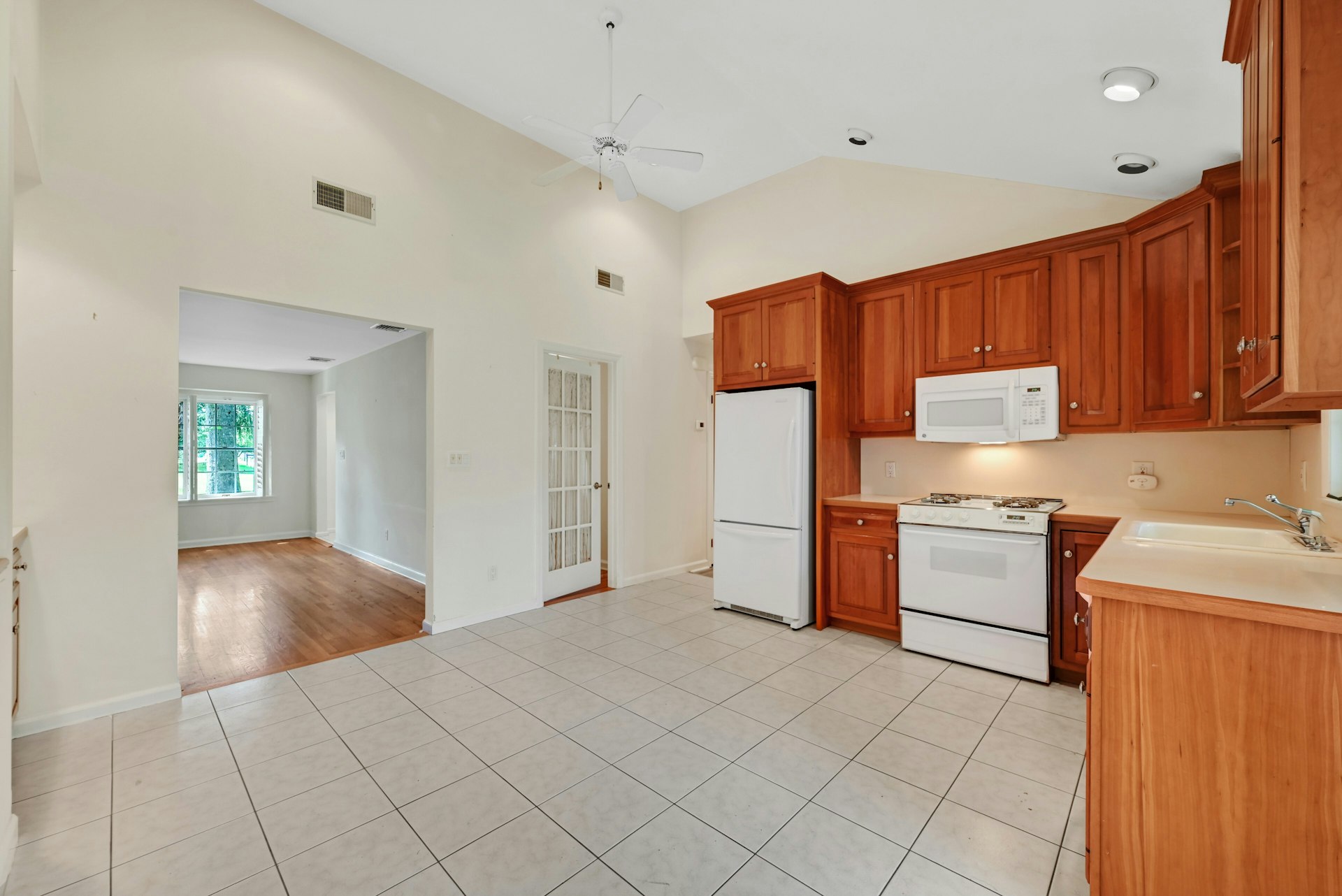 12 Leoson Parkway 