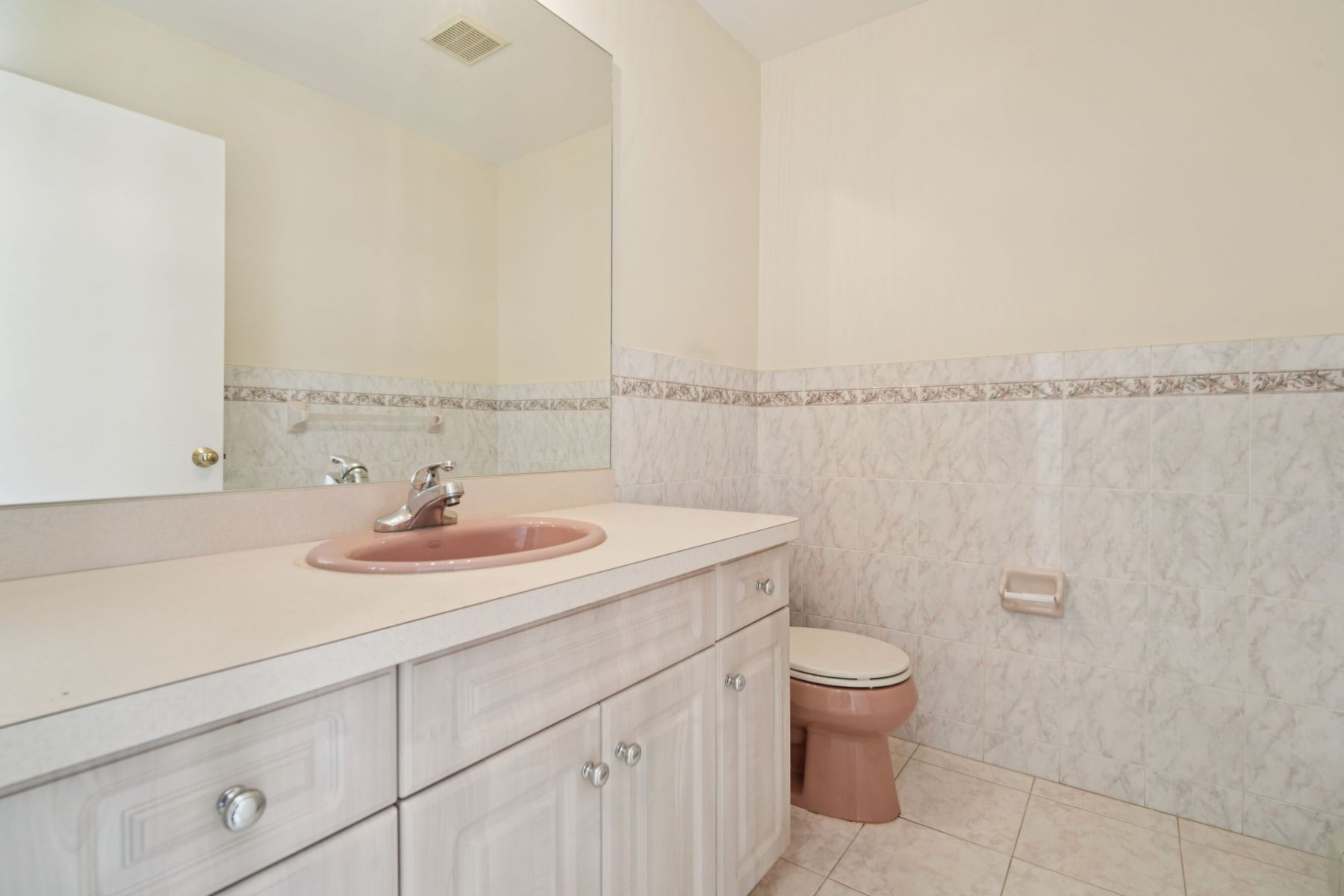 2452 Camner Unit# A
