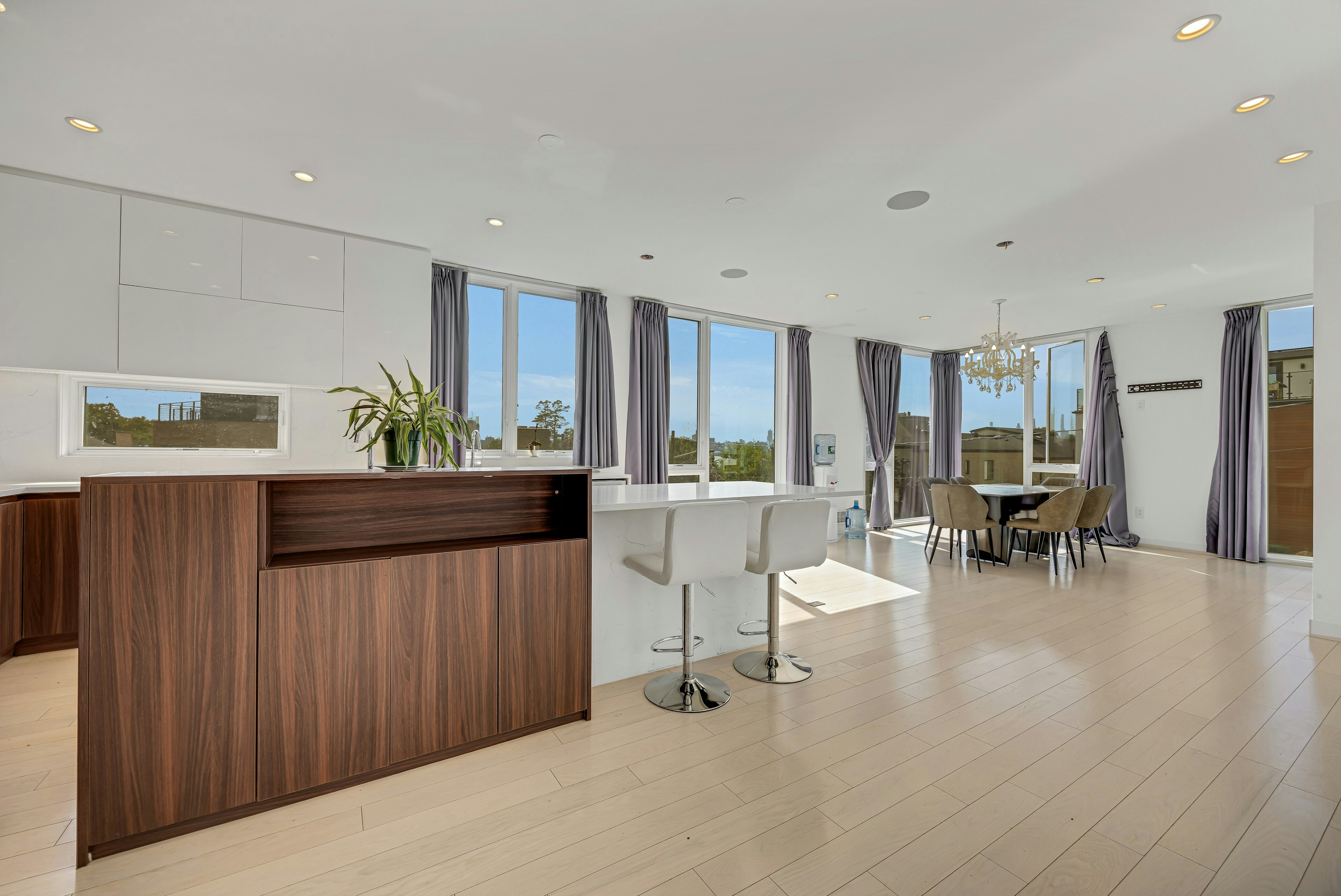 757 Undercliff Avenue 