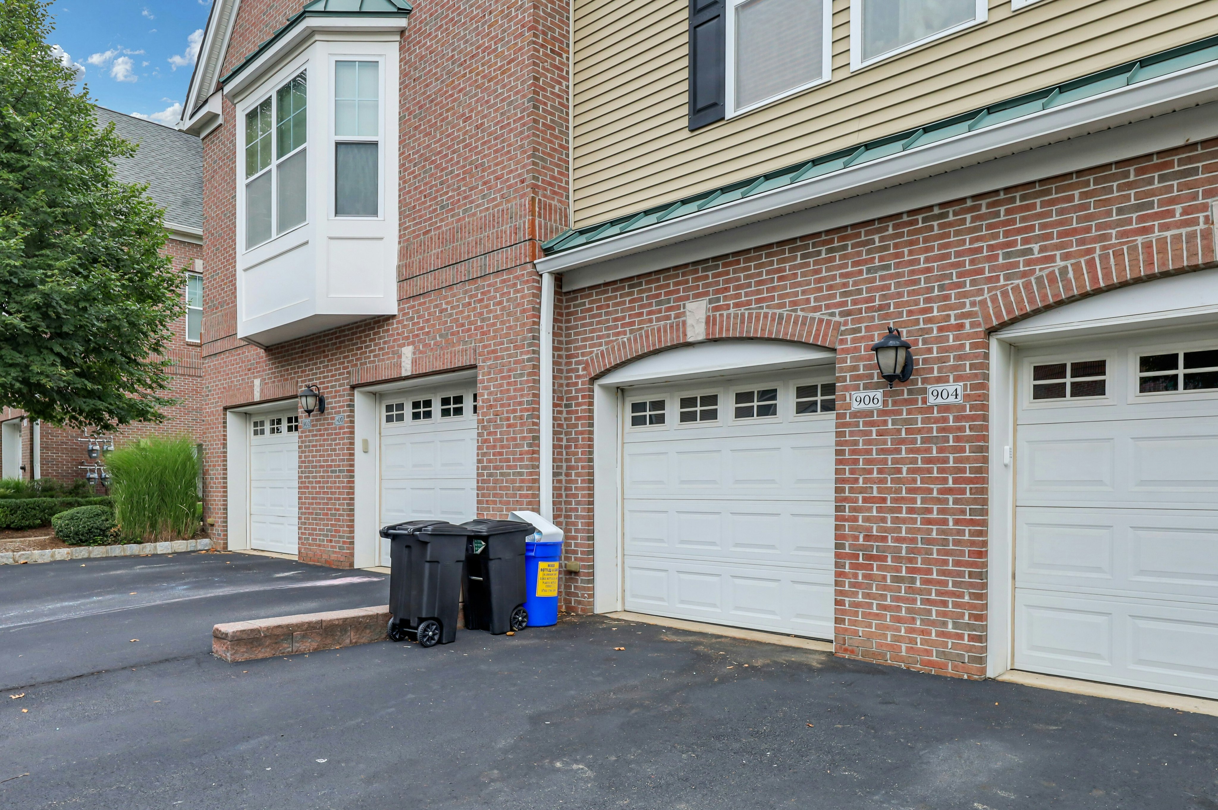 906 River Place 