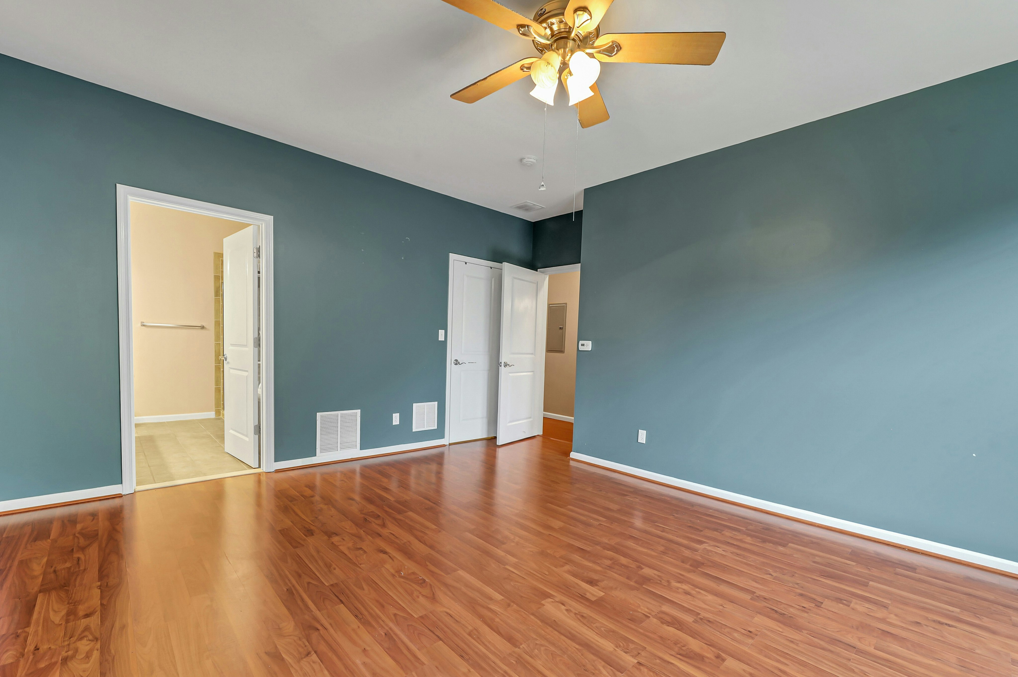 906 River Place 