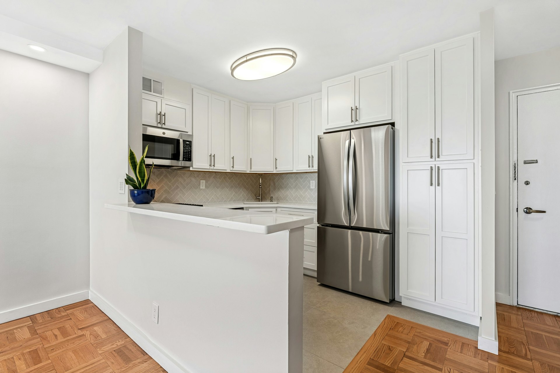 2000 Linwood Avenue #14D