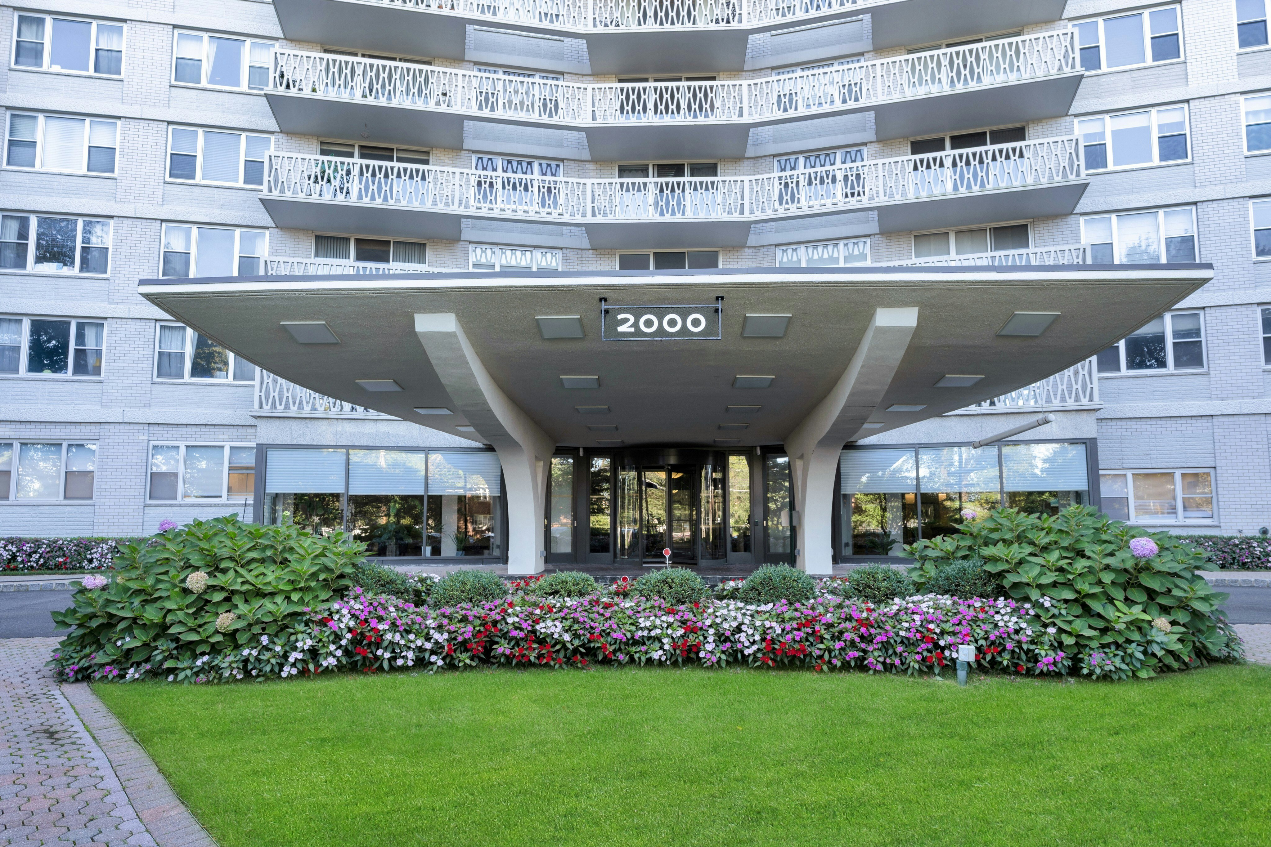 2100 Linwood Avenue #6C