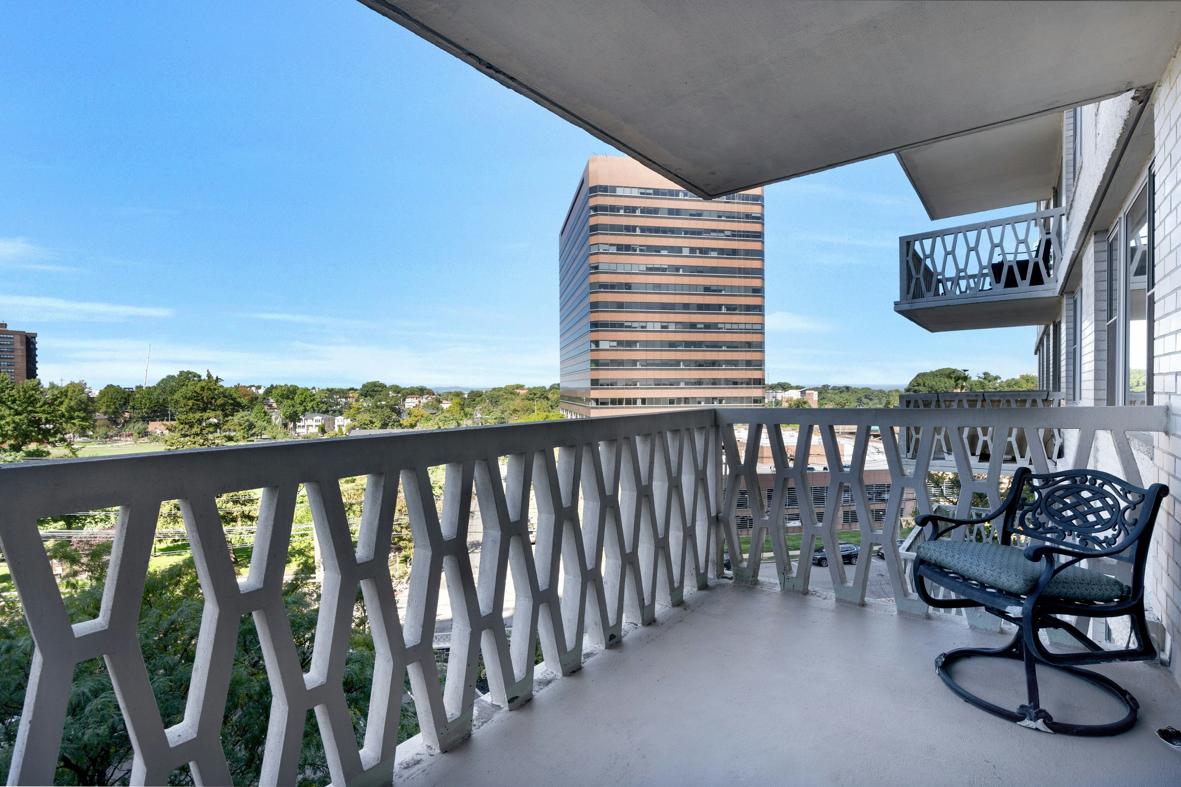 2100 Linwood Avenue #6C
