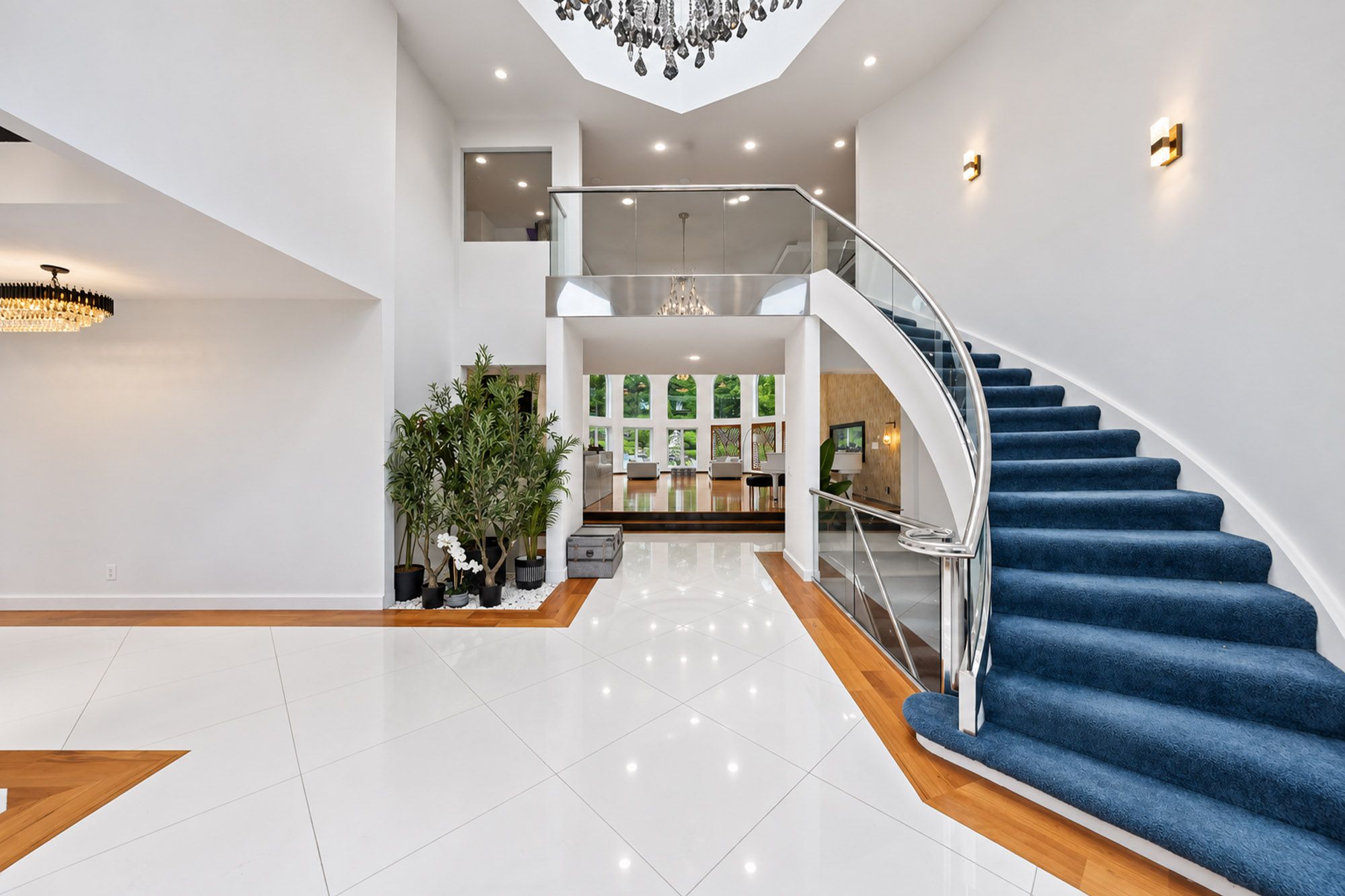 14 E Hill Court