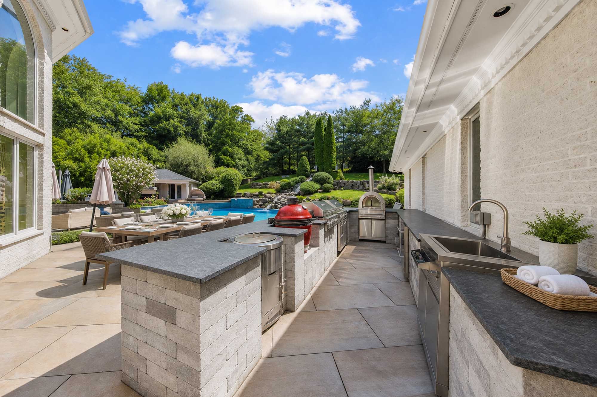 14 E Hill Court