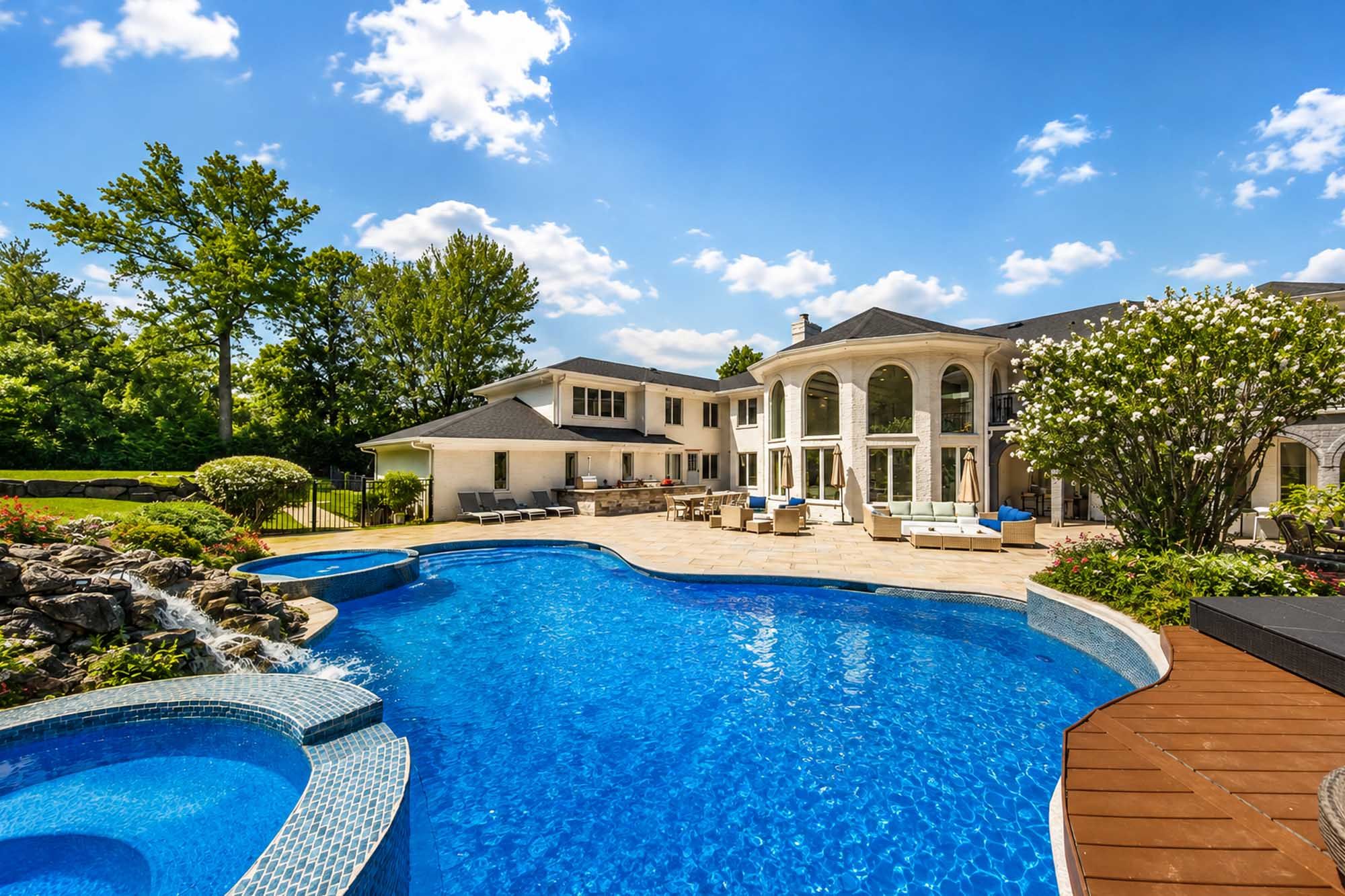 14 E Hill Court