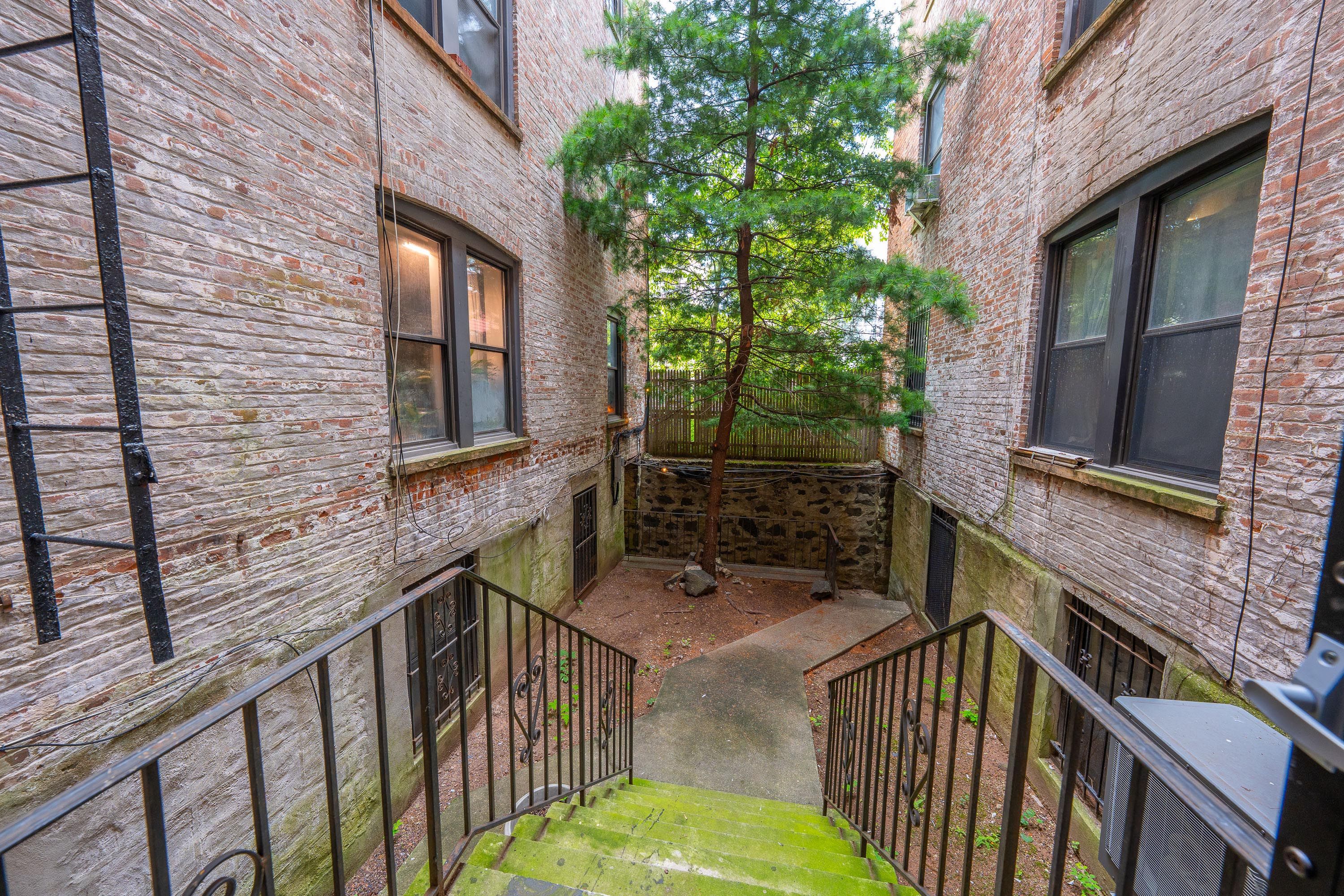 2700 John F. Kennedy Boulevard, Unit 102 