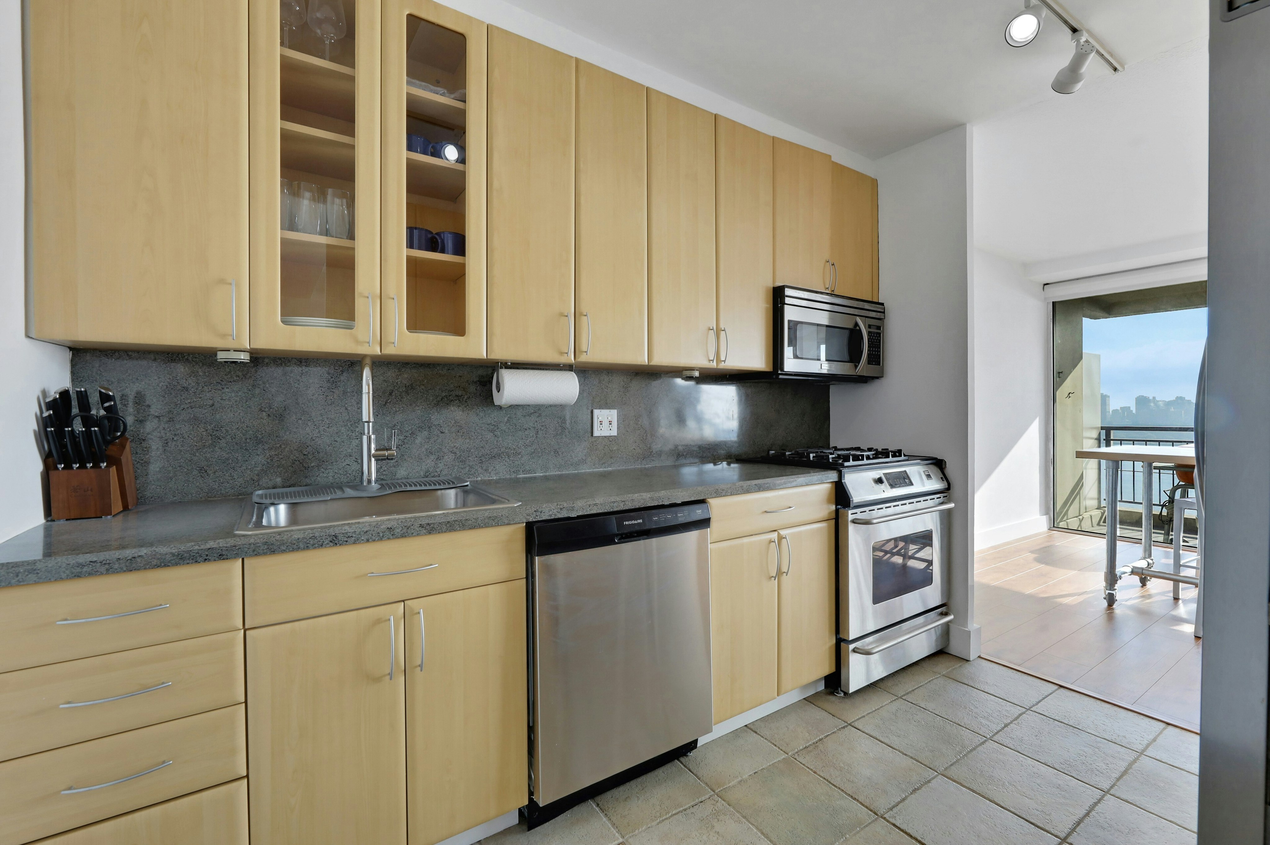 4 Horizon Road #1027 