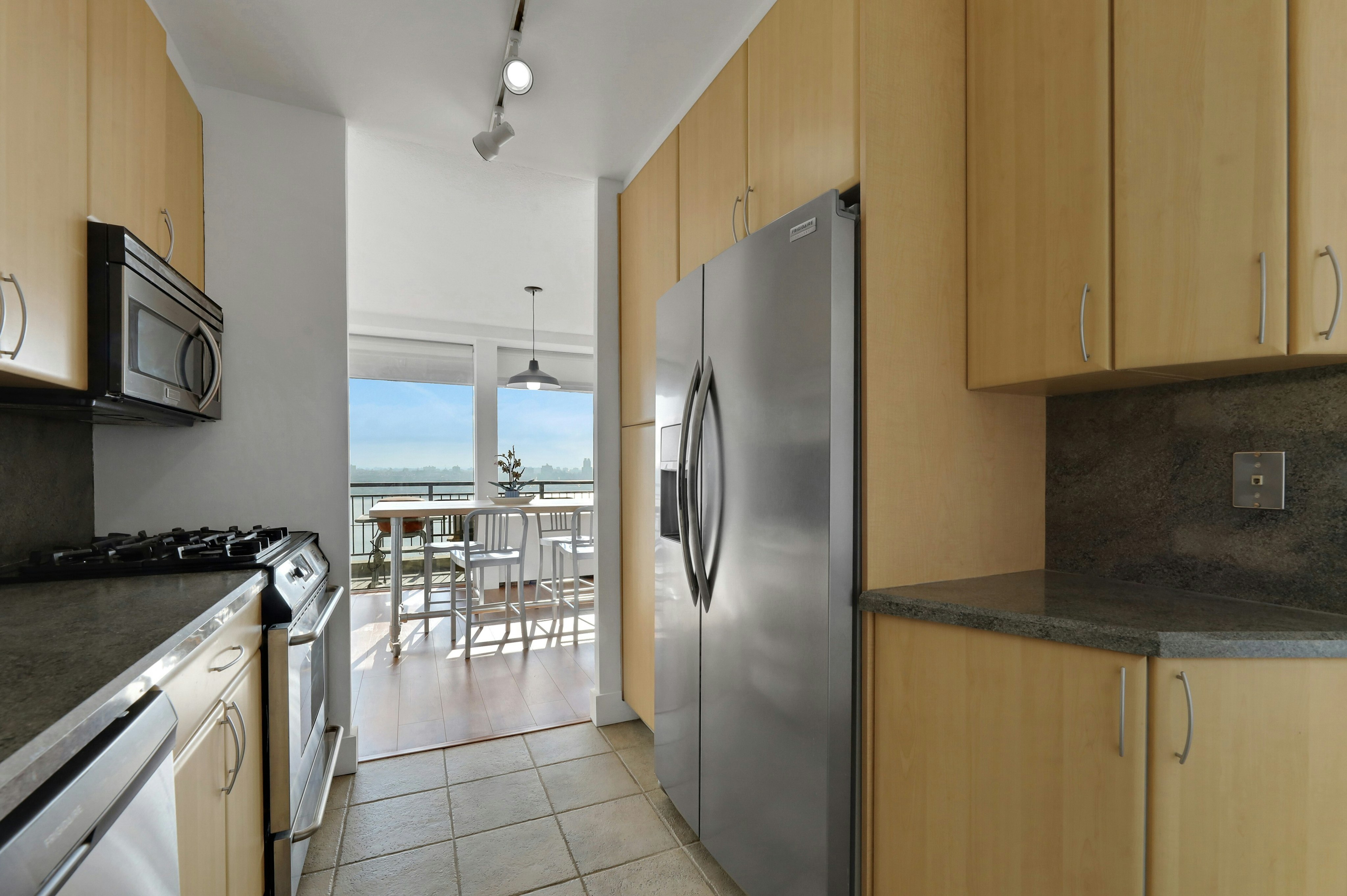 4 Horizon Road #1027 
